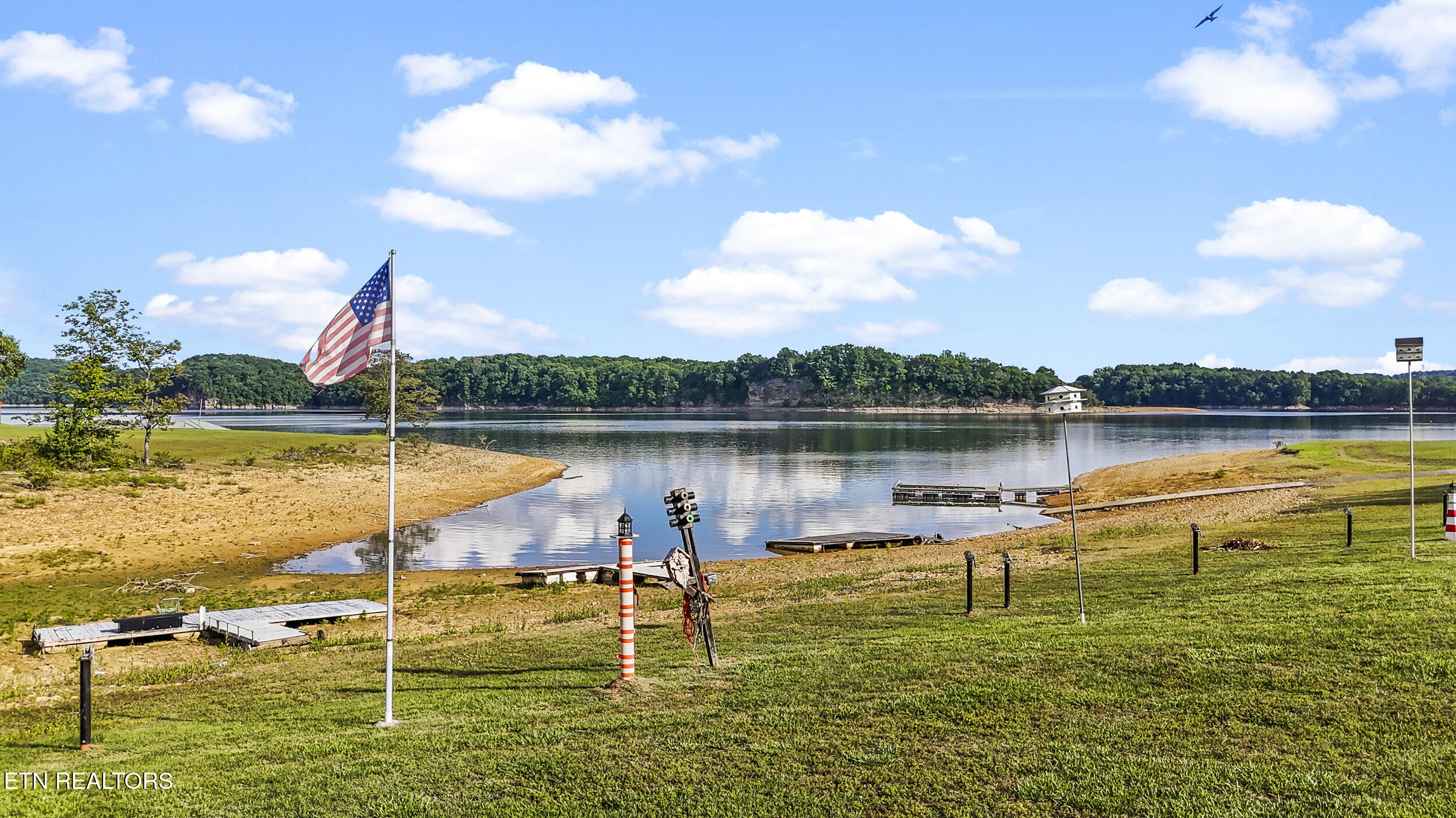 125 Island Harbor Lane Mooresburg TN 37811