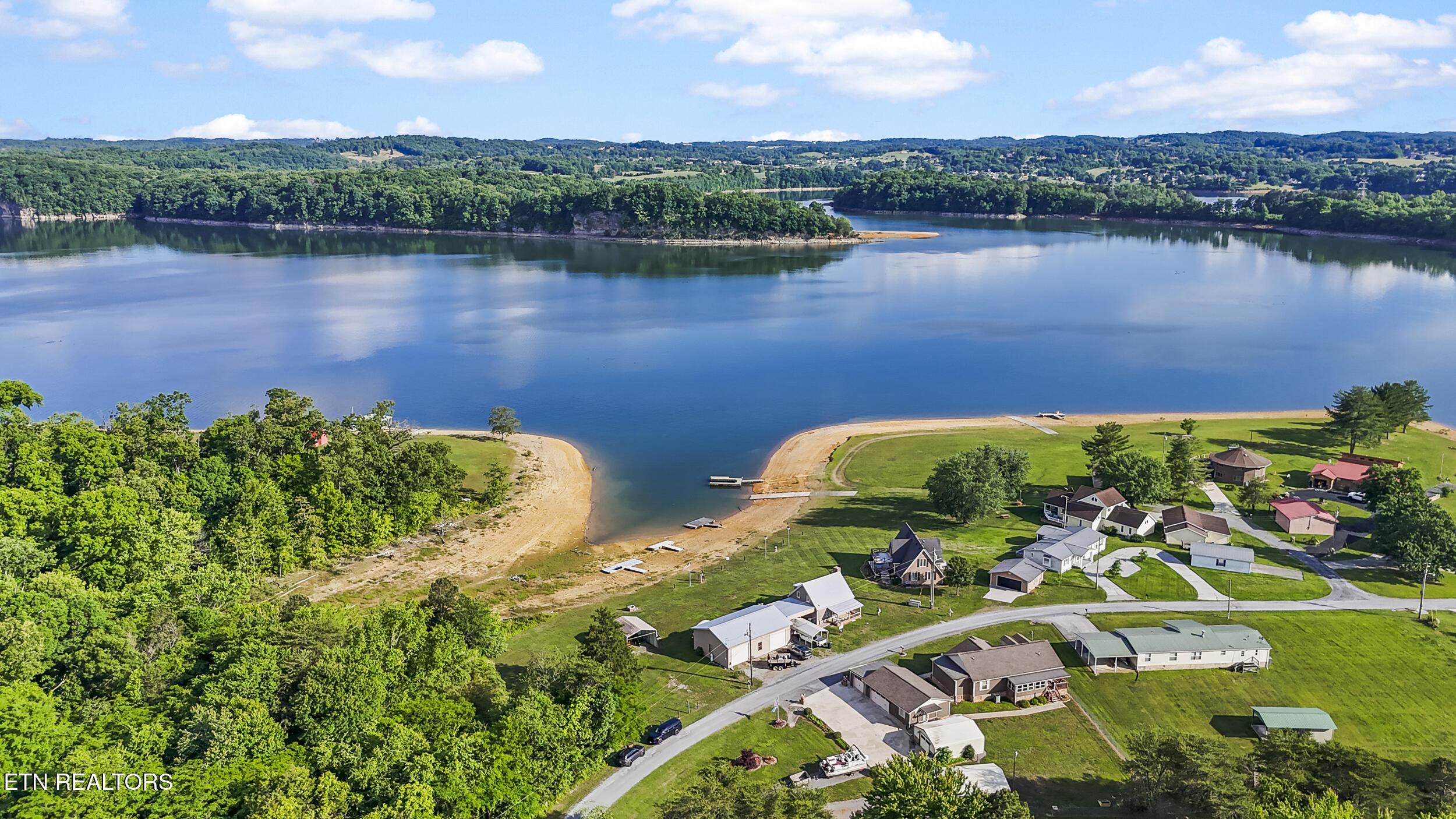 125 Island Harbor Lane Mooresburg TN 37811