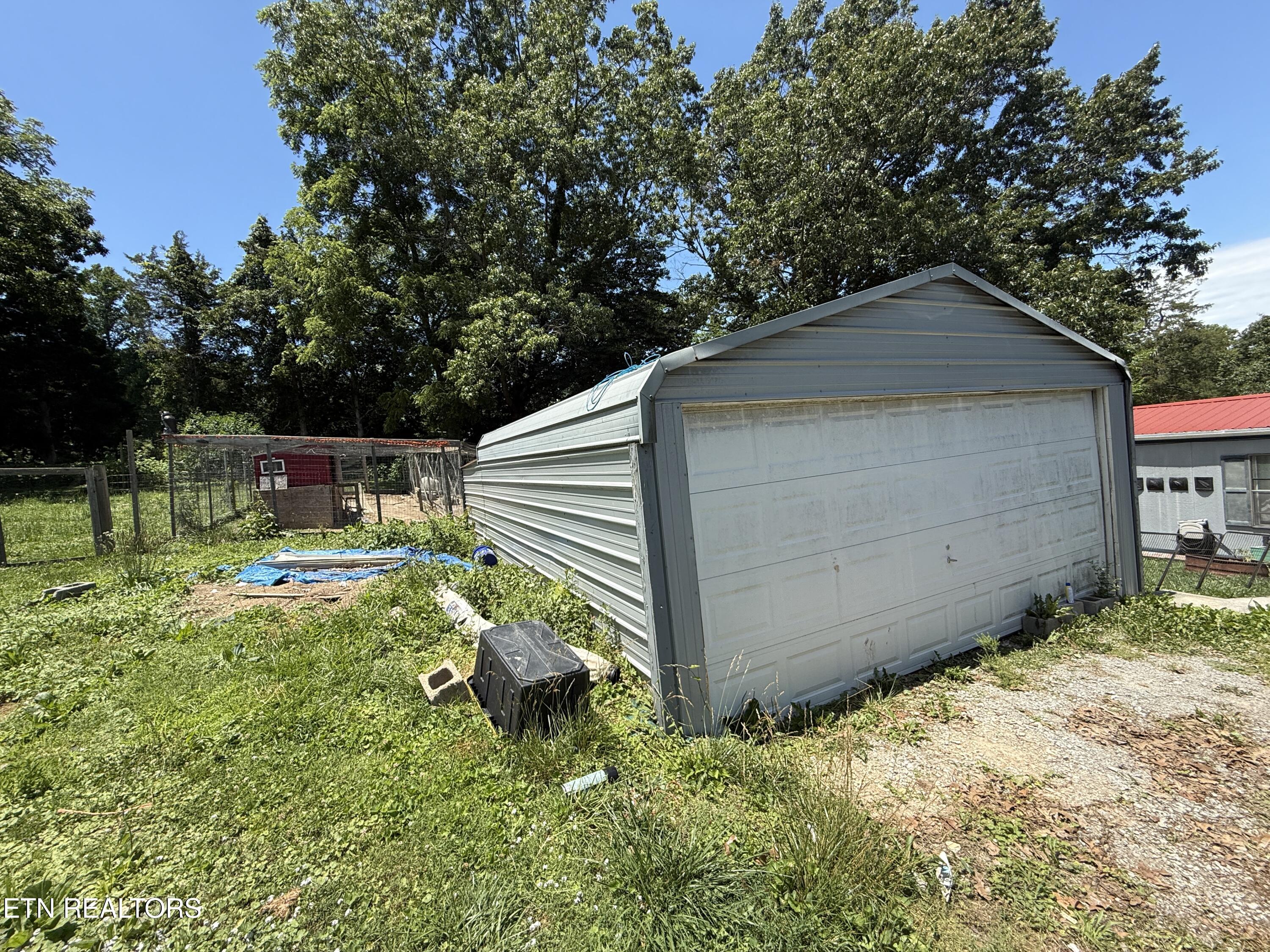 166 Andrew Lane Jacksboro TN 37757