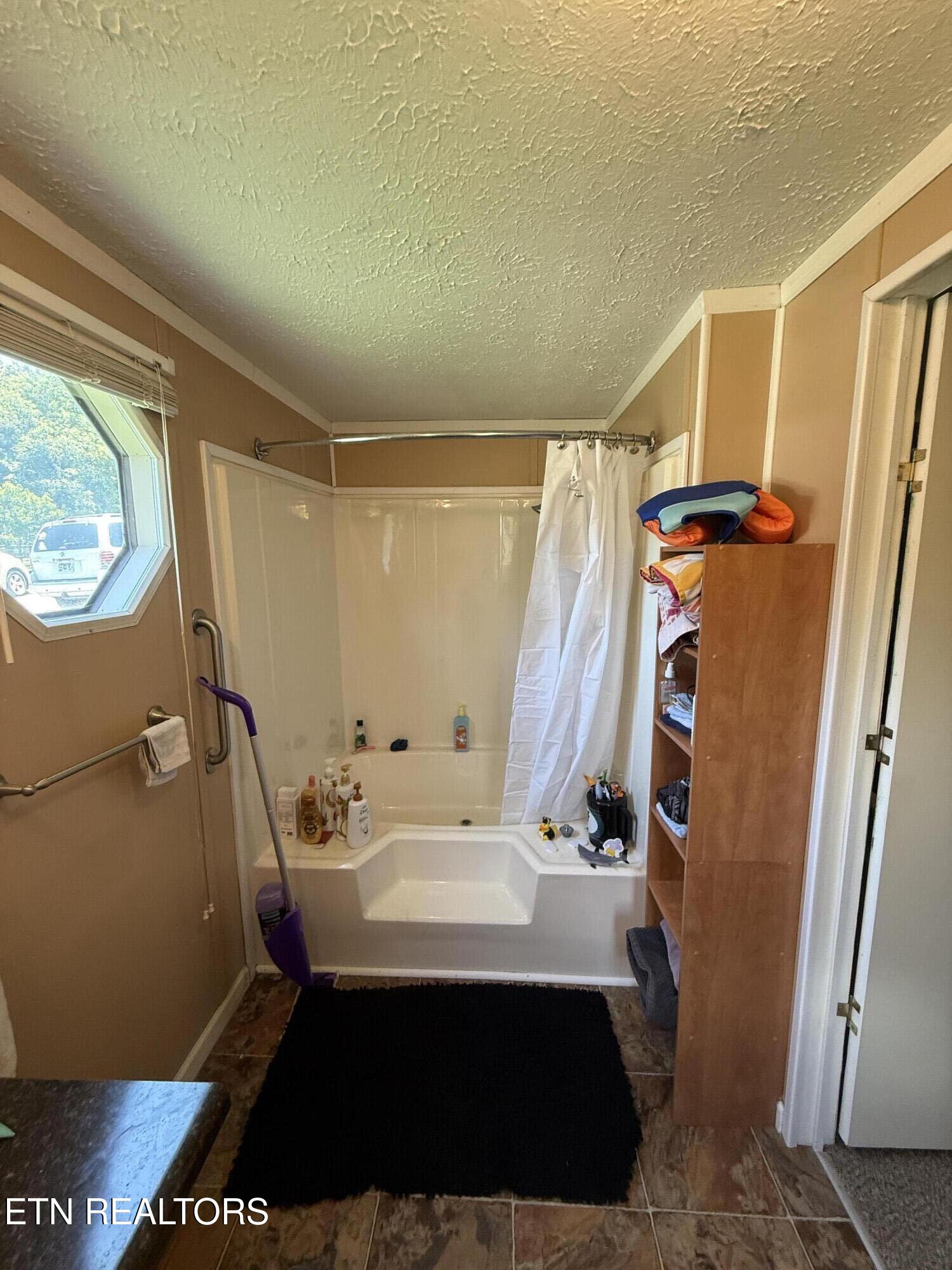 166 Andrew Lane Jacksboro TN 37757