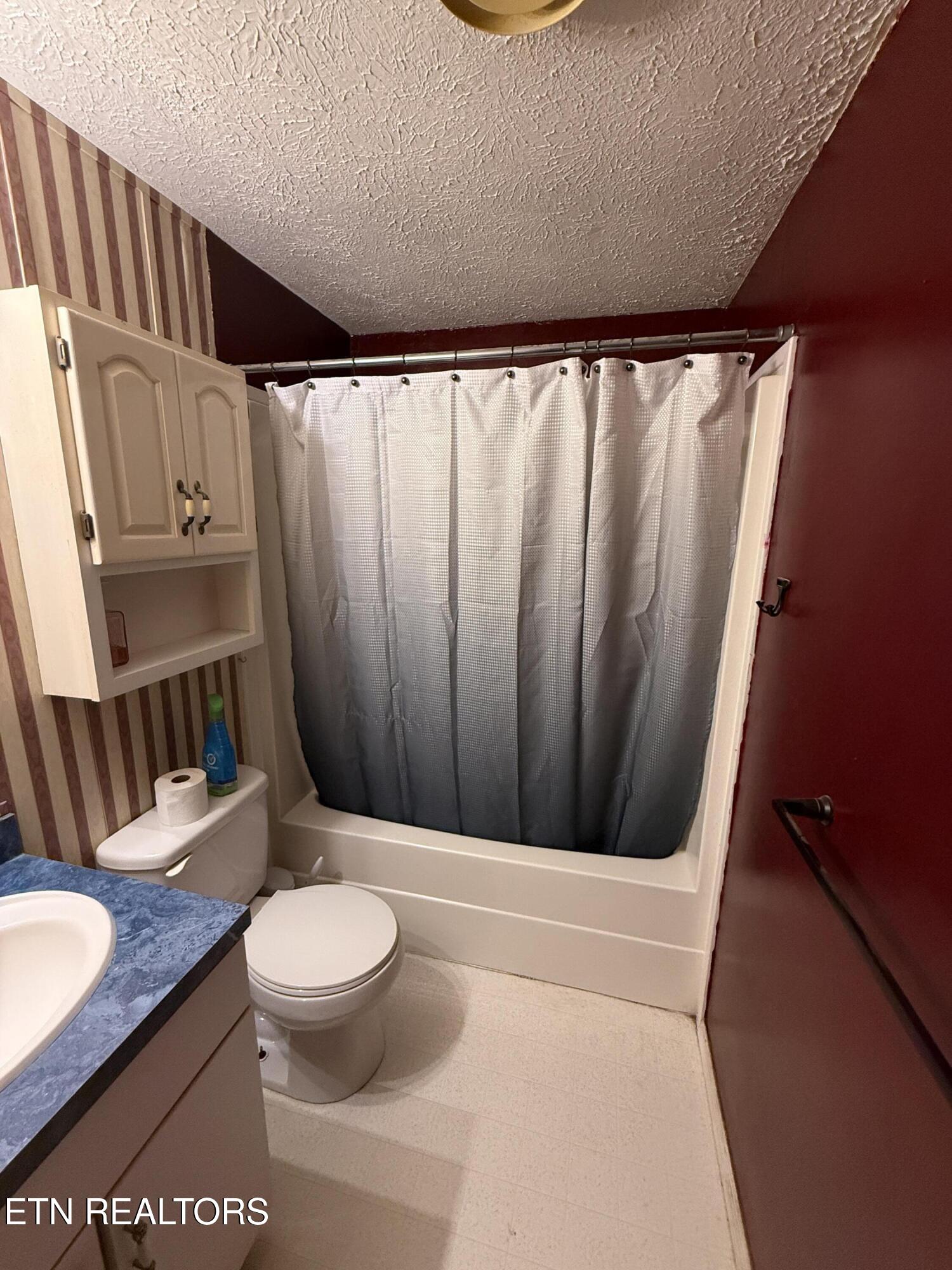 166 Andrew Lane Jacksboro TN 37757