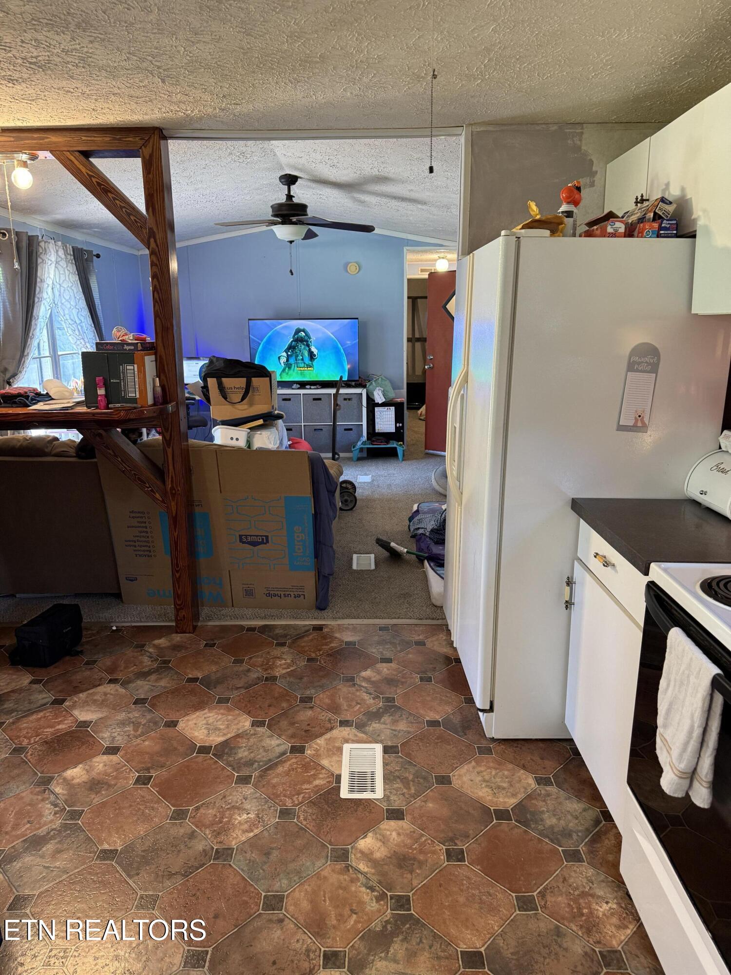 166 Andrew Lane Jacksboro TN 37757