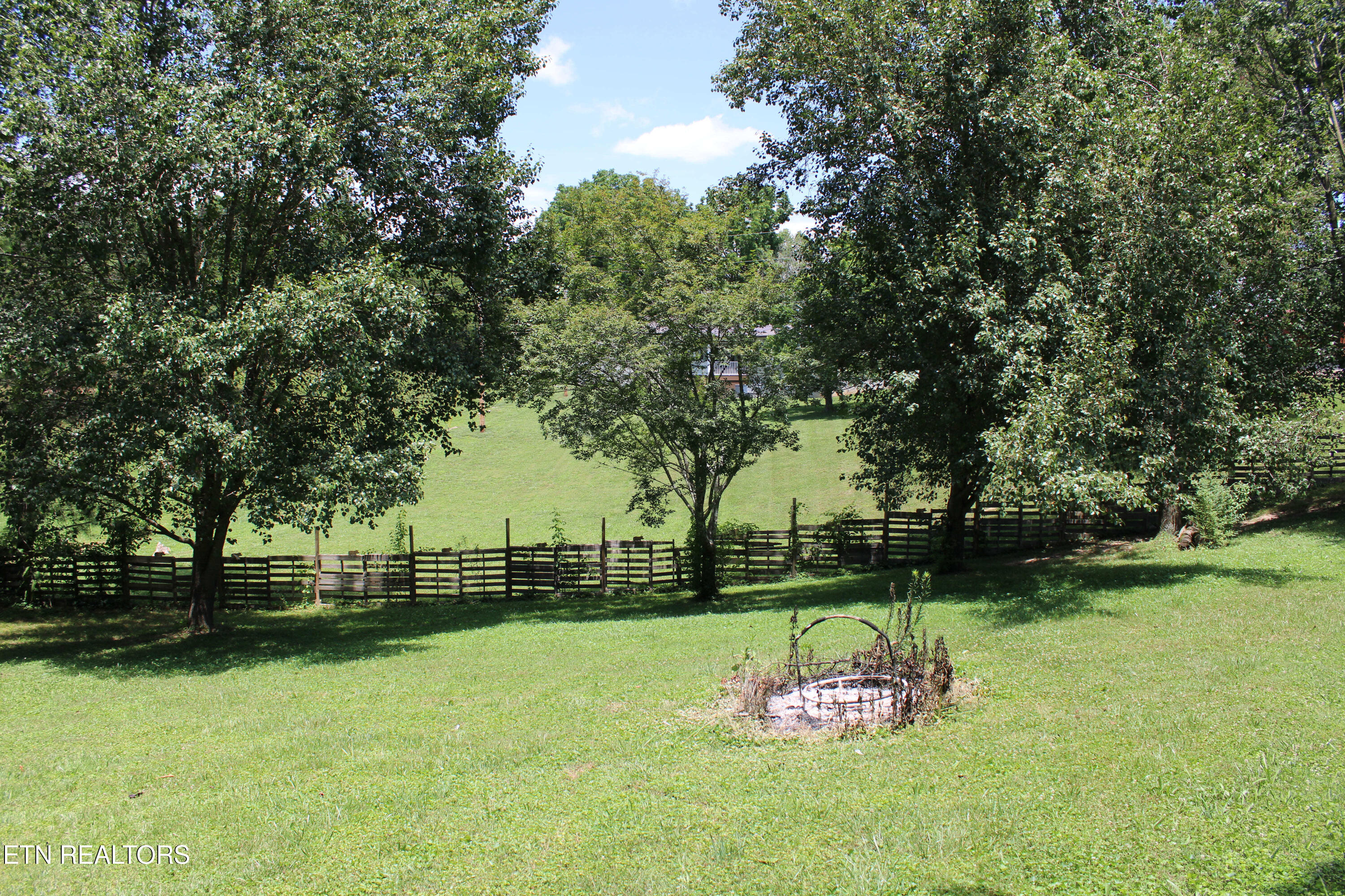 166 Andrew Lane Jacksboro TN 37757