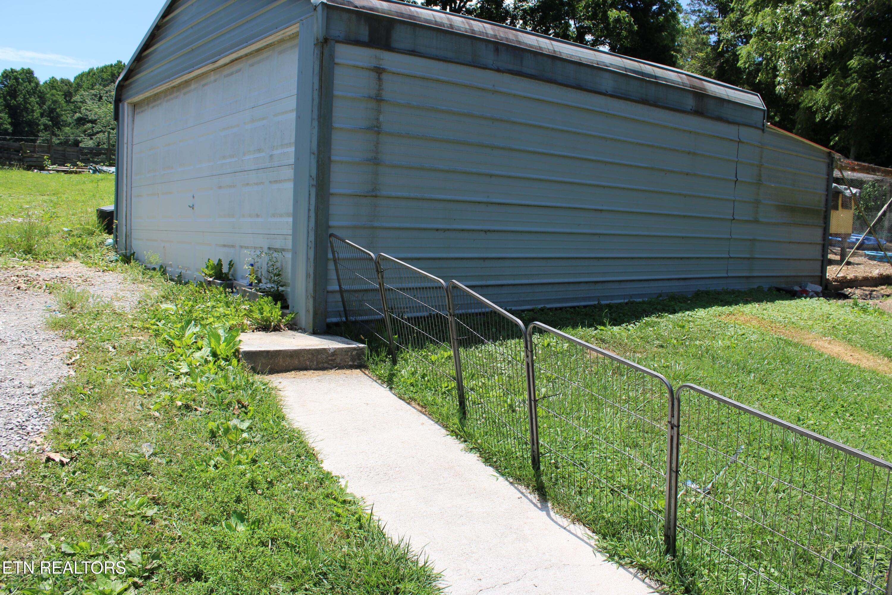166 Andrew Lane Jacksboro TN 37757
