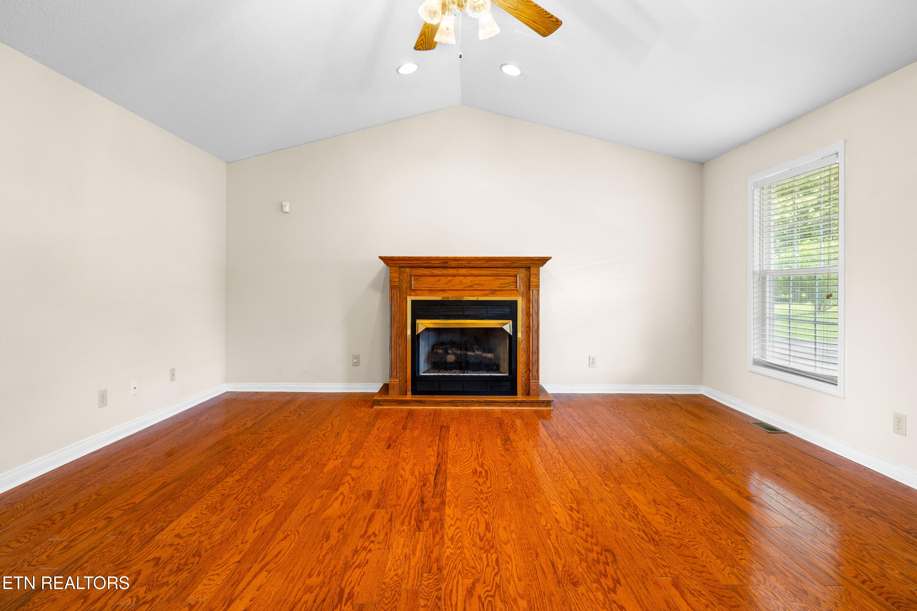 178 Scenic Hill Lane Lenoir City TN 37771