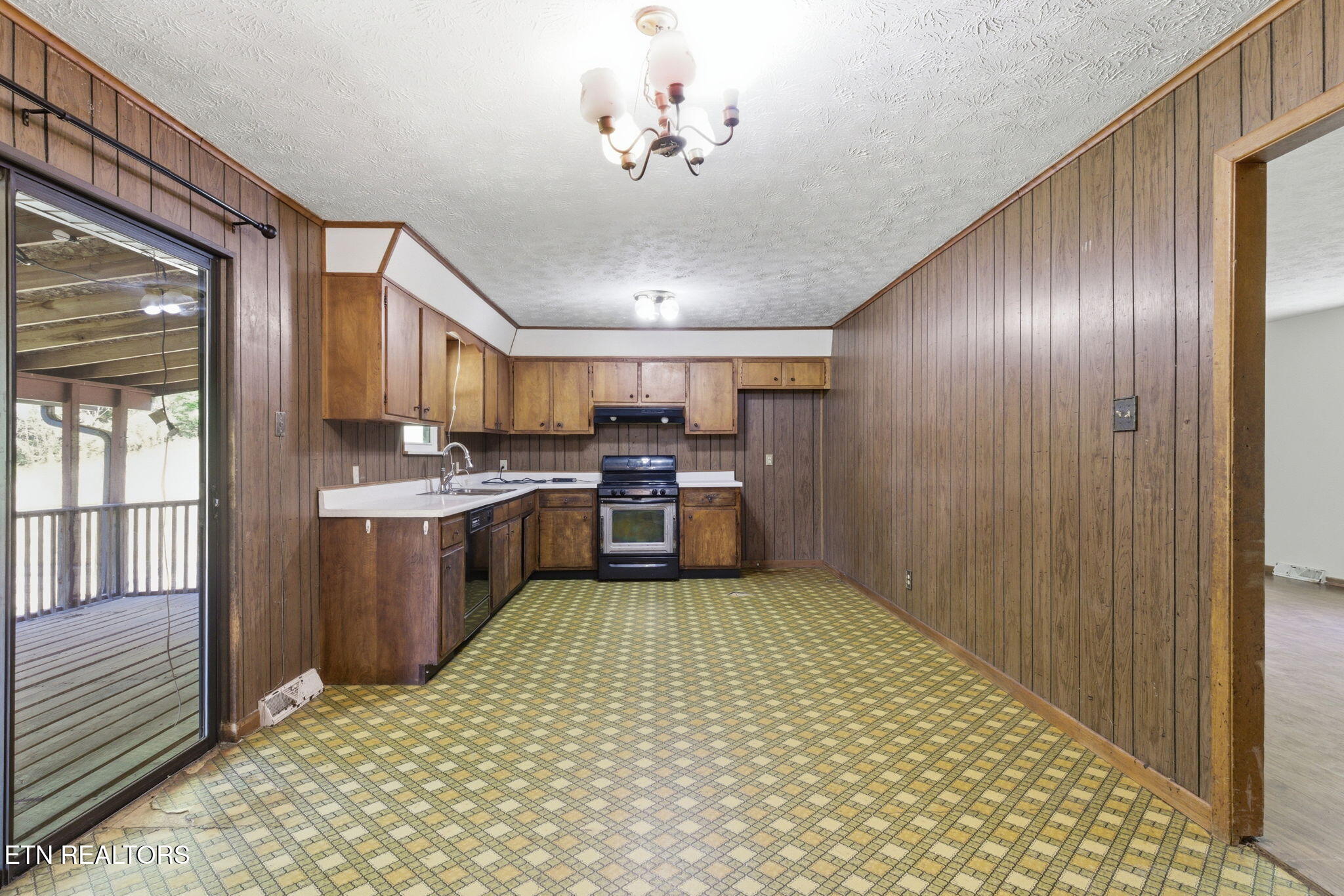 209 White Oak Lane Heiskell TN 37754