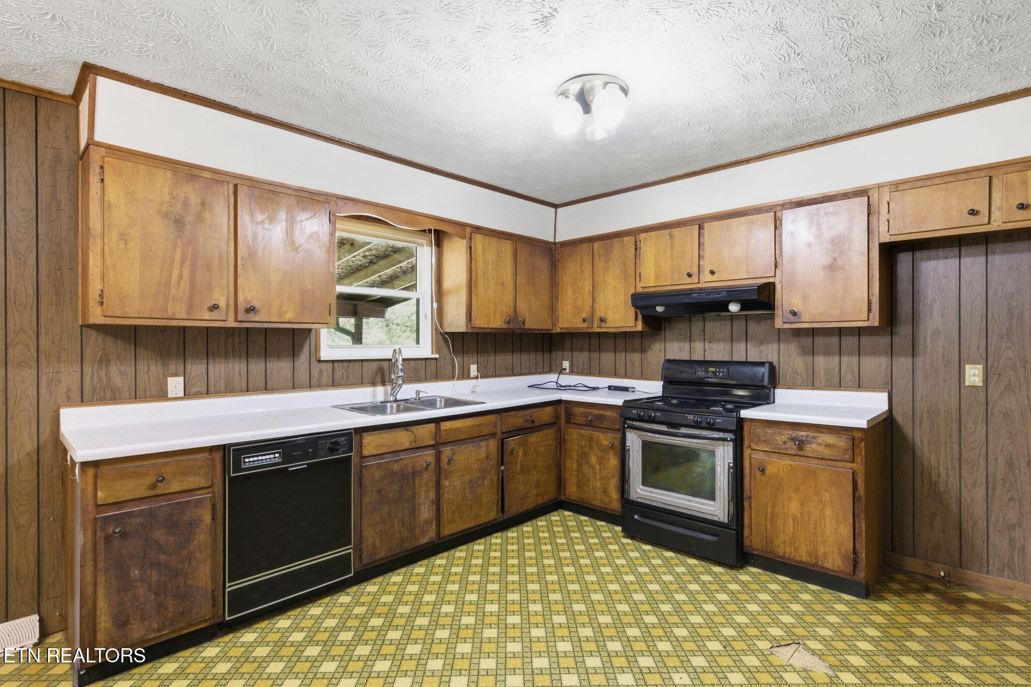 209 White Oak Lane Heiskell TN 37754