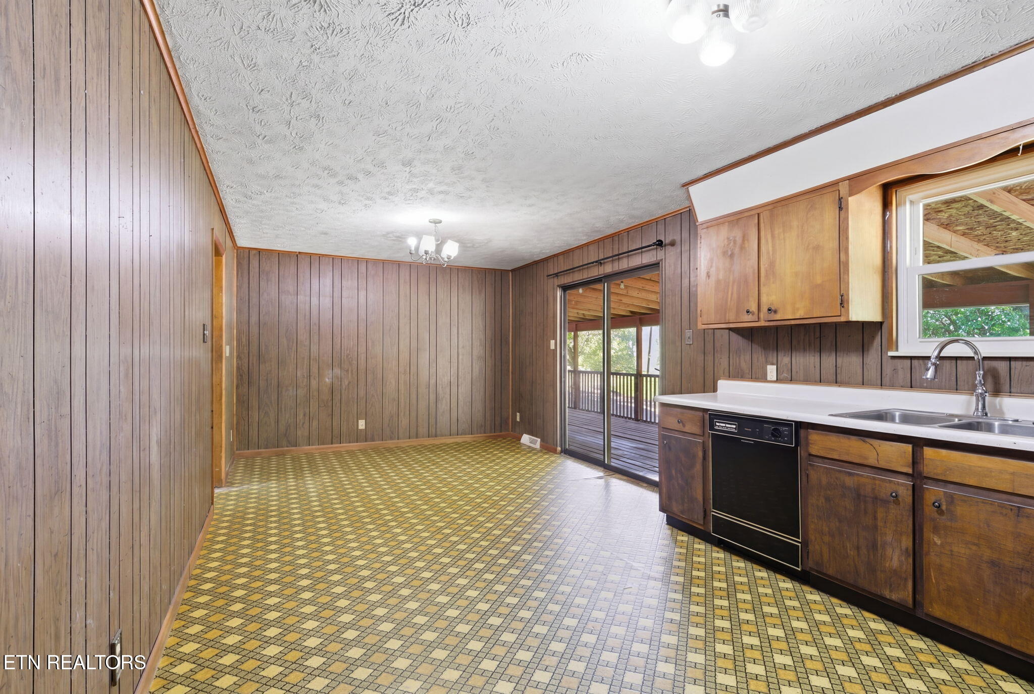 209 White Oak Lane Heiskell TN 37754