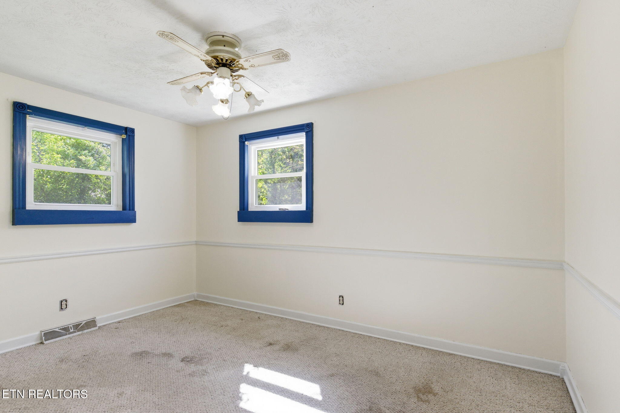 209 White Oak Lane Heiskell TN 37754