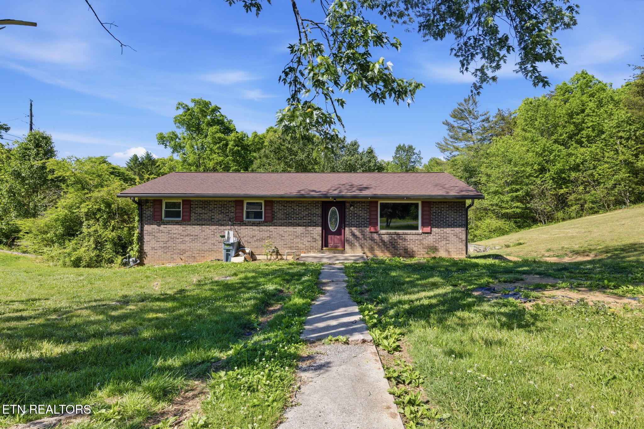 209 White Oak Lane Heiskell TN 37754
