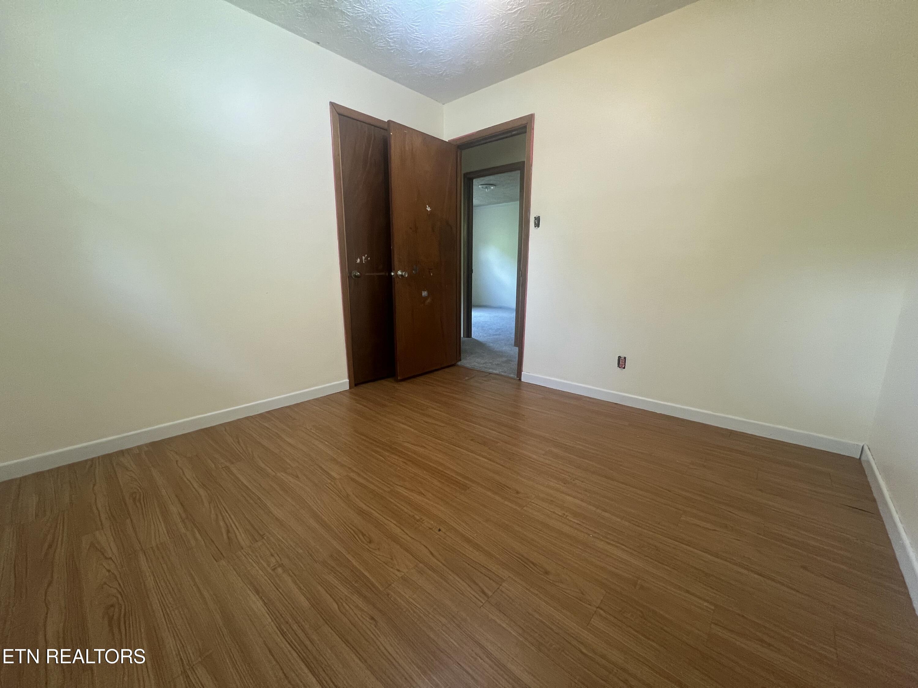 209 White Oak Lane Heiskell TN 37754