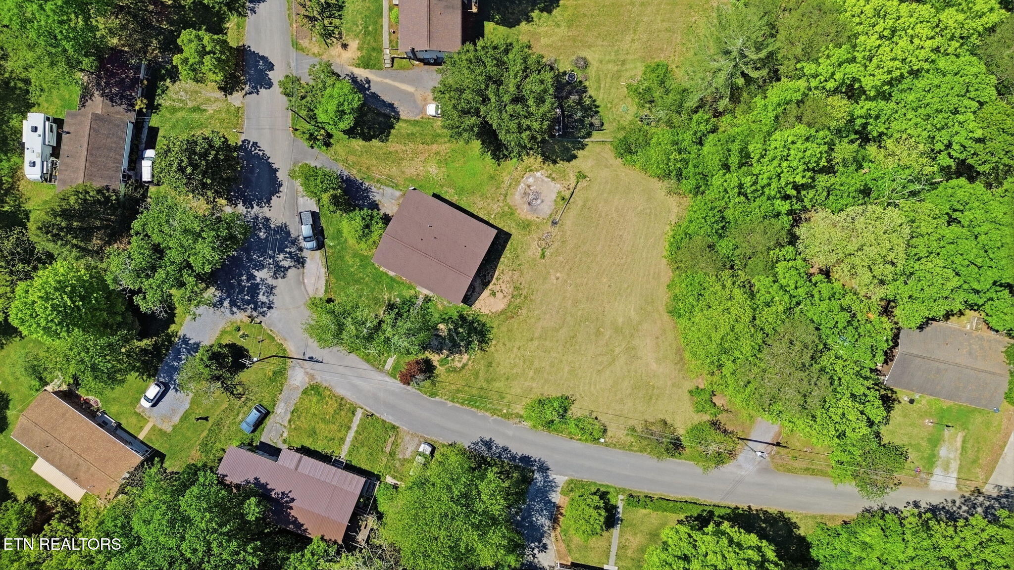 209 White Oak Lane Heiskell TN 37754