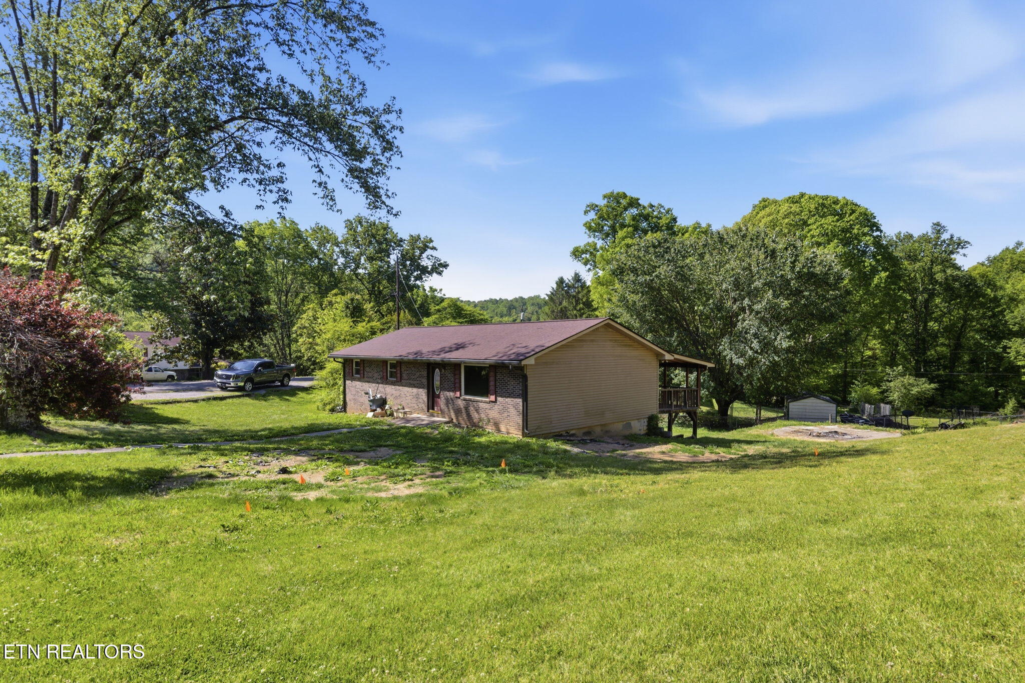 209 White Oak Lane Heiskell TN 37754