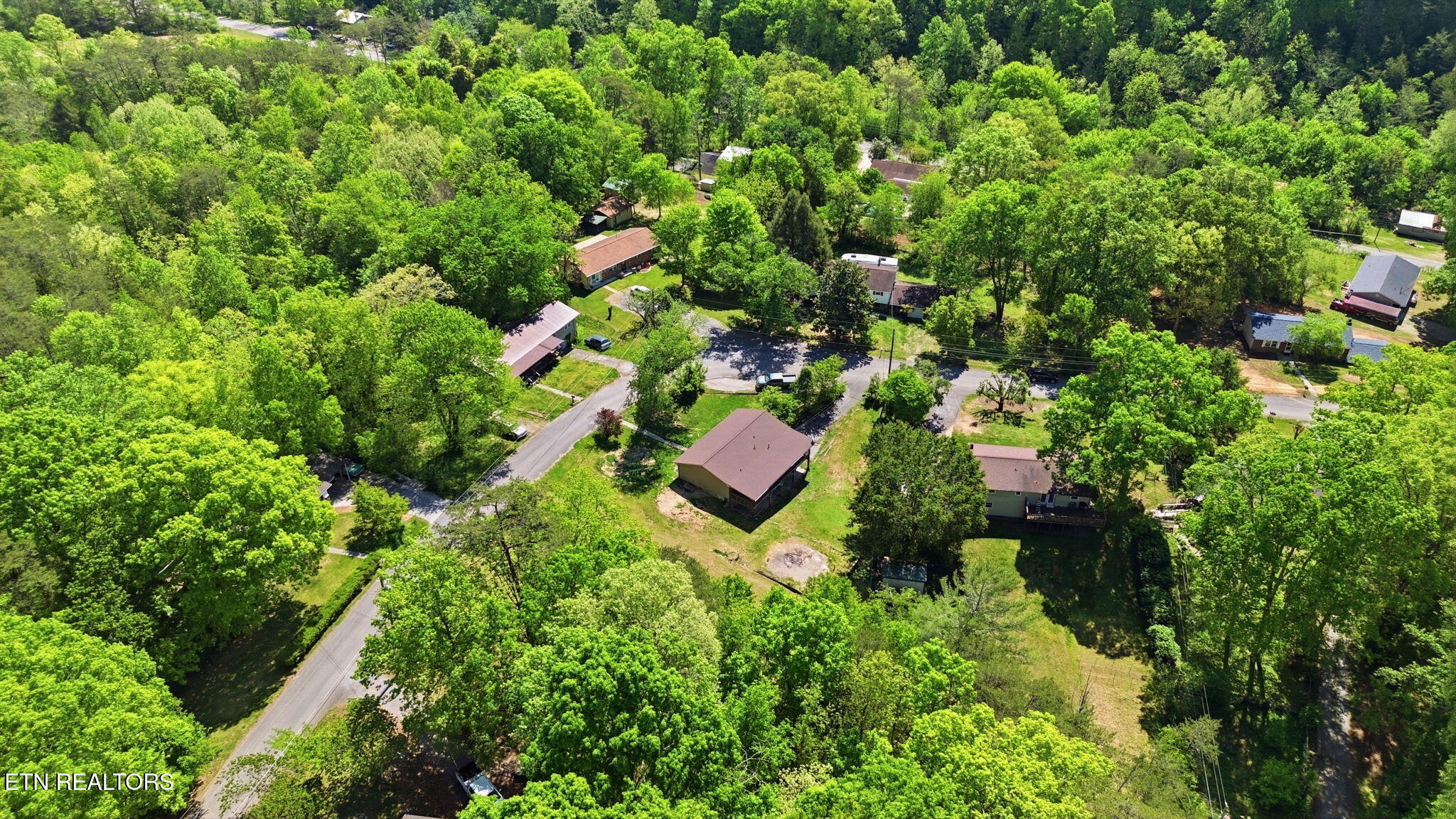 209 White Oak Lane Heiskell TN 37754