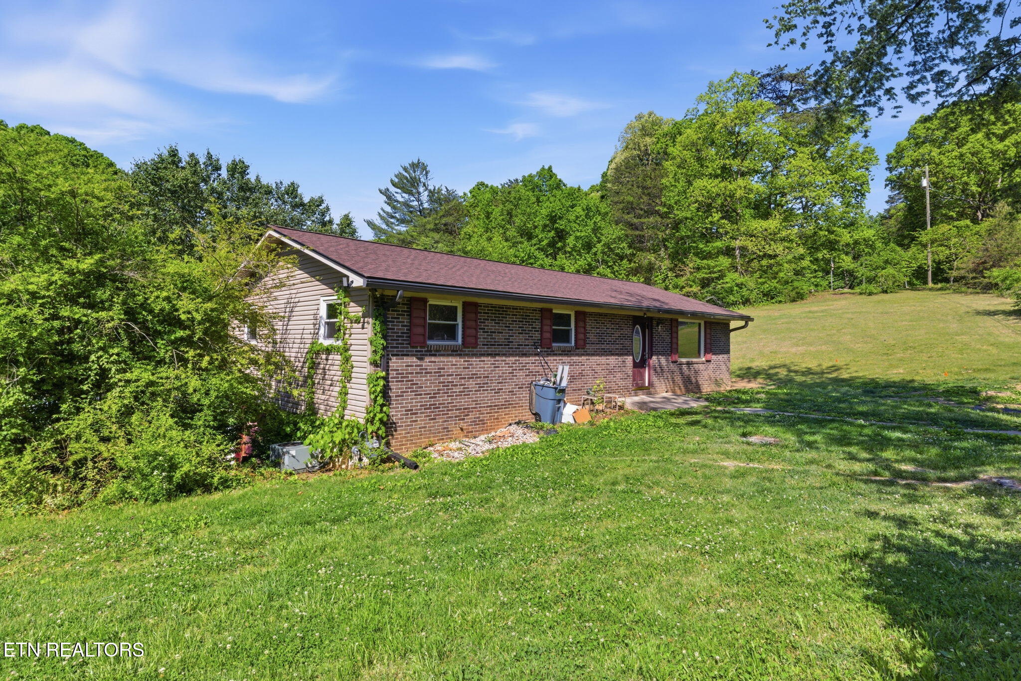 209 White Oak Lane Heiskell TN 37754