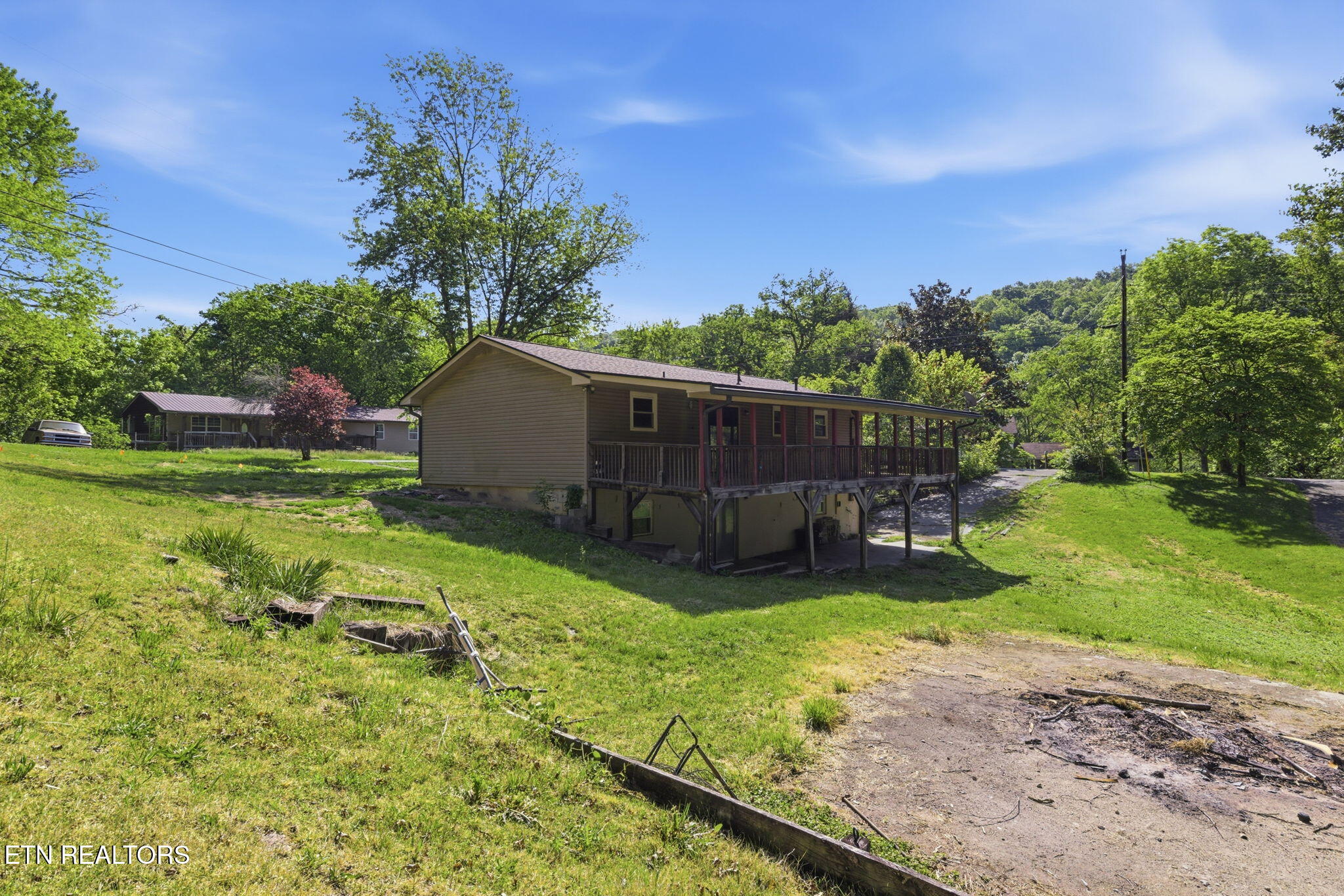 209 White Oak Lane Heiskell TN 37754