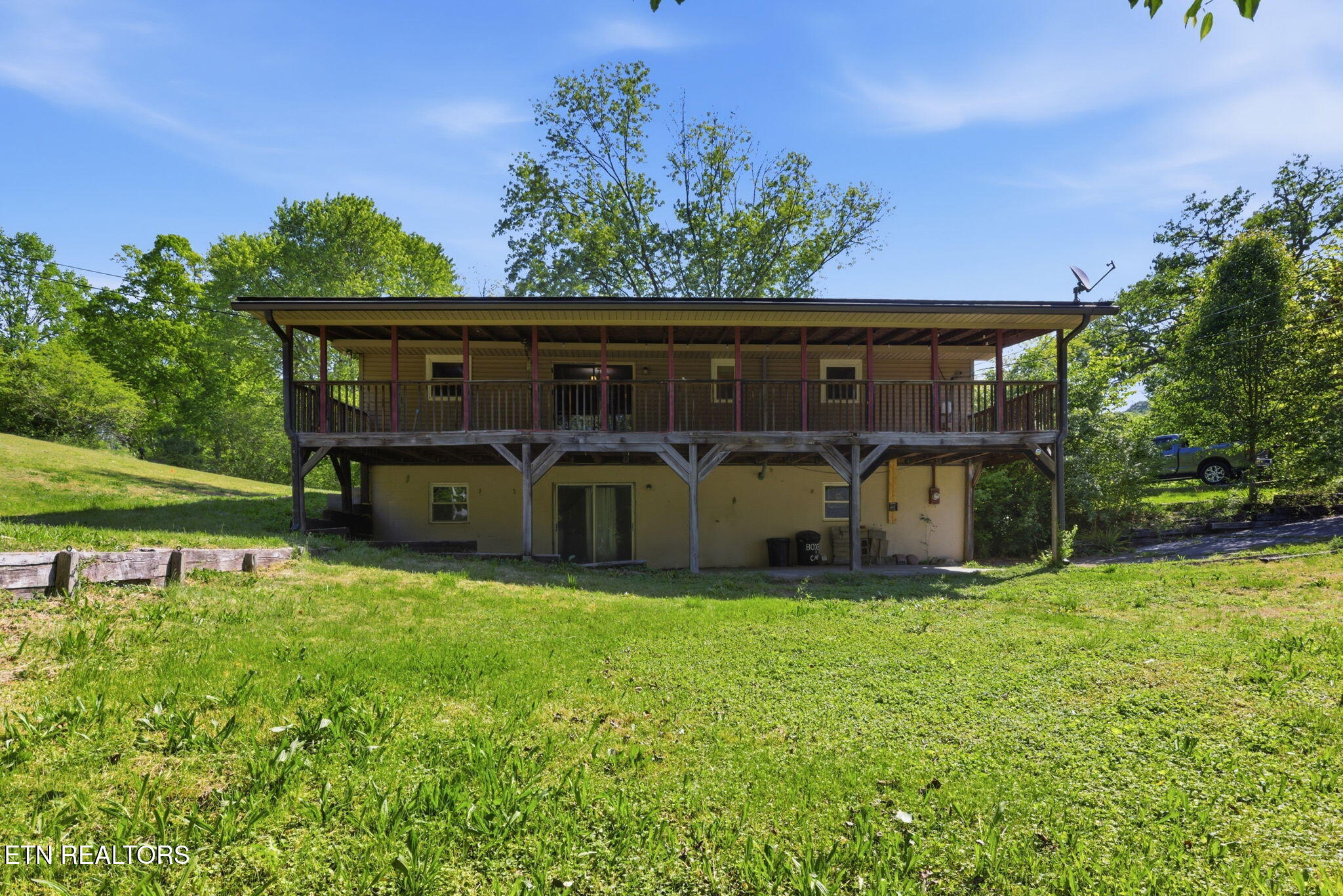 209 White Oak Lane Heiskell TN 37754