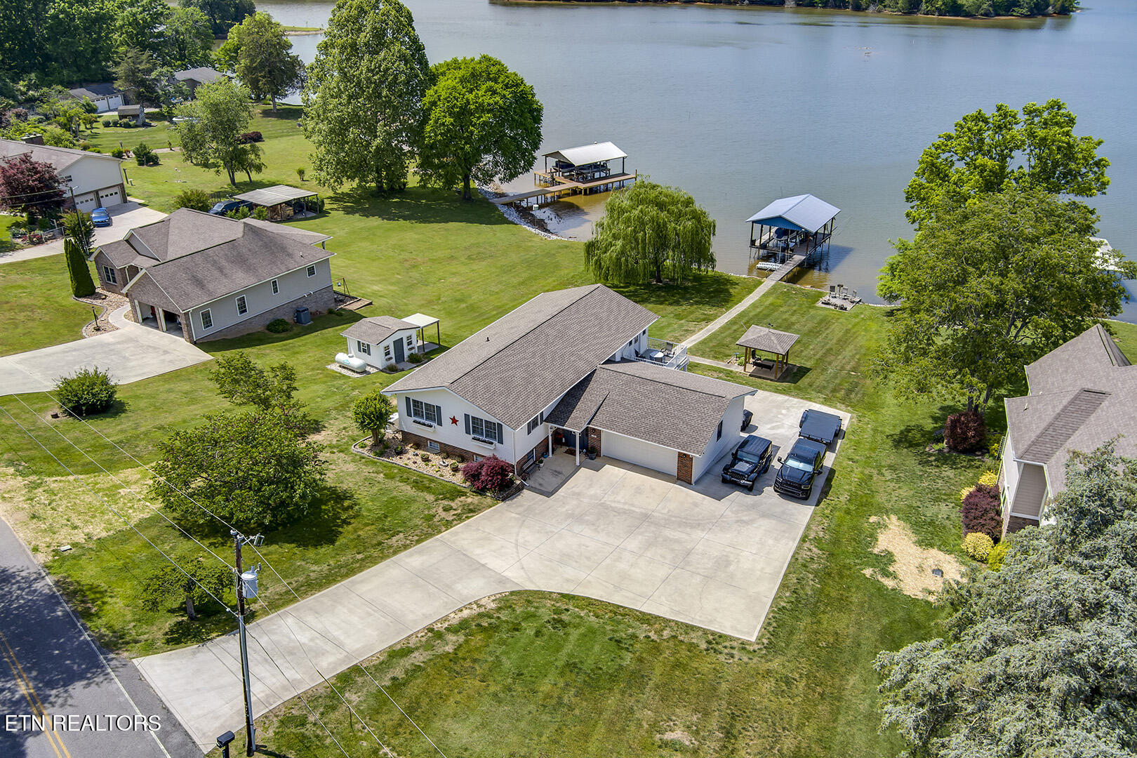 571 Anglers Cove Road Kingston TN 37763