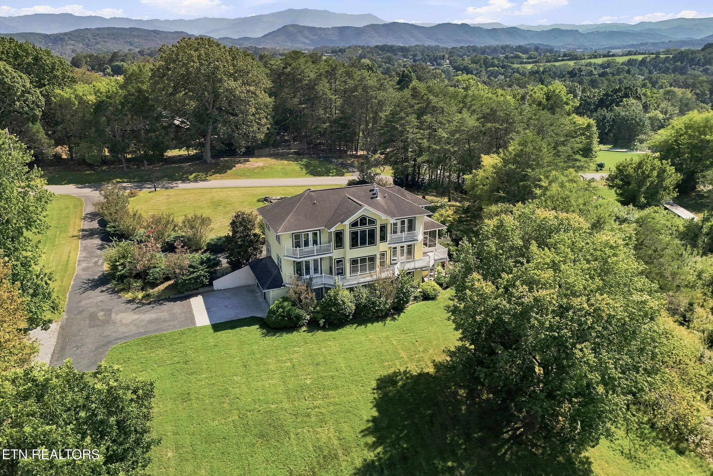 2084 Allenridge Drive Sevierville TN 37876