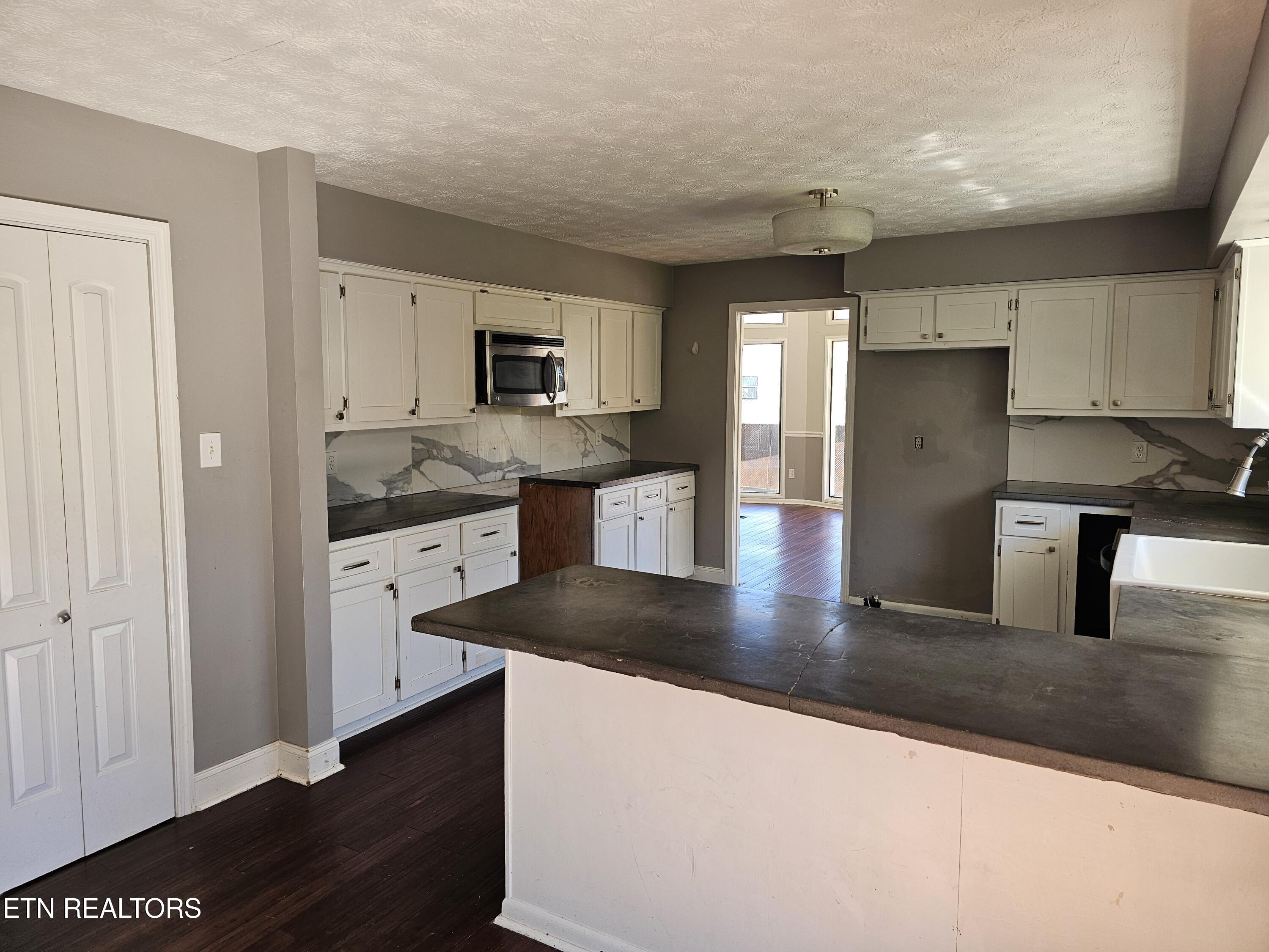 229 Mcneeley Drive Lafollette TN 37766