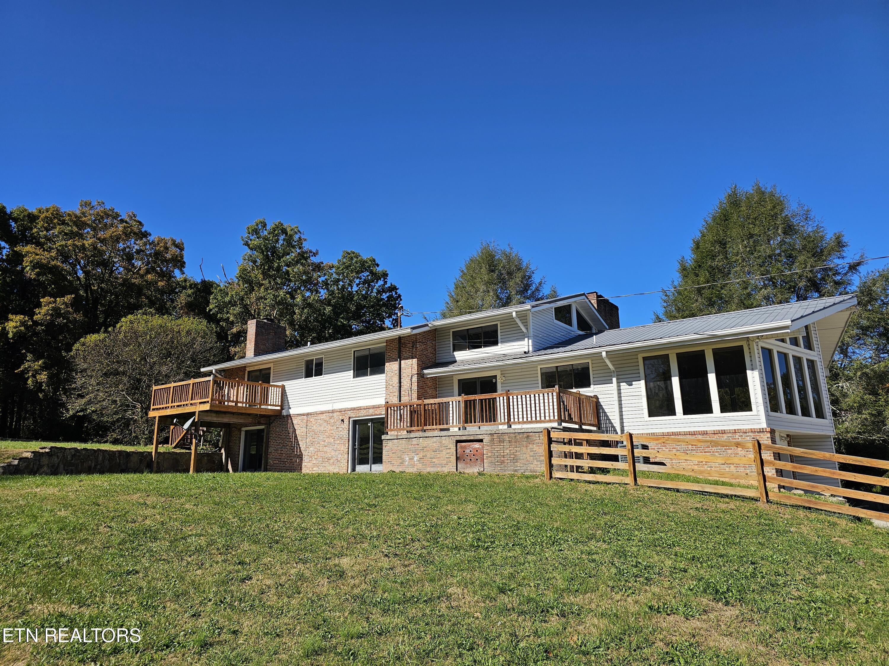 229 Mcneeley Drive Lafollette TN 37766
