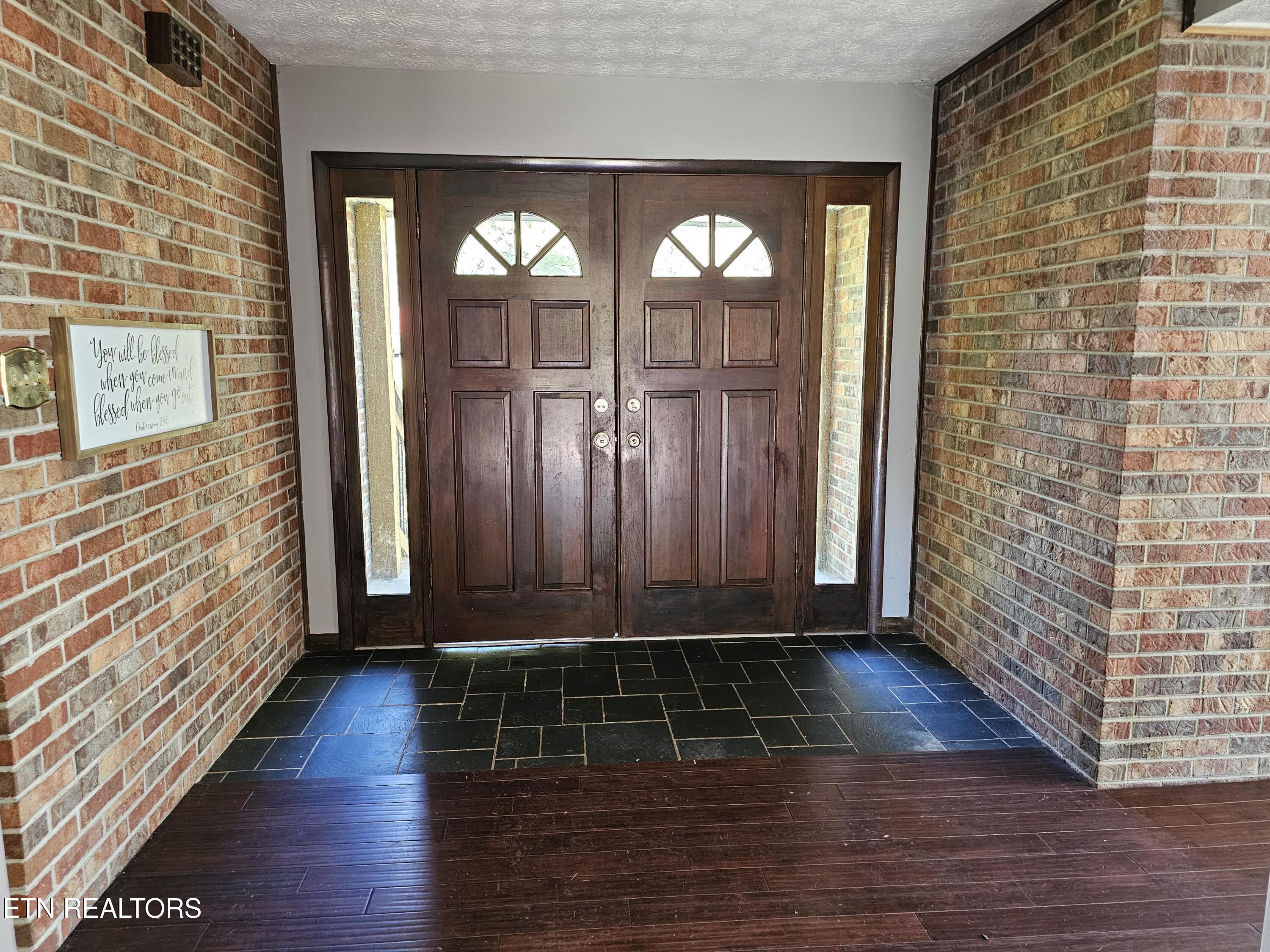 229 Mcneeley Drive Lafollette TN 37766