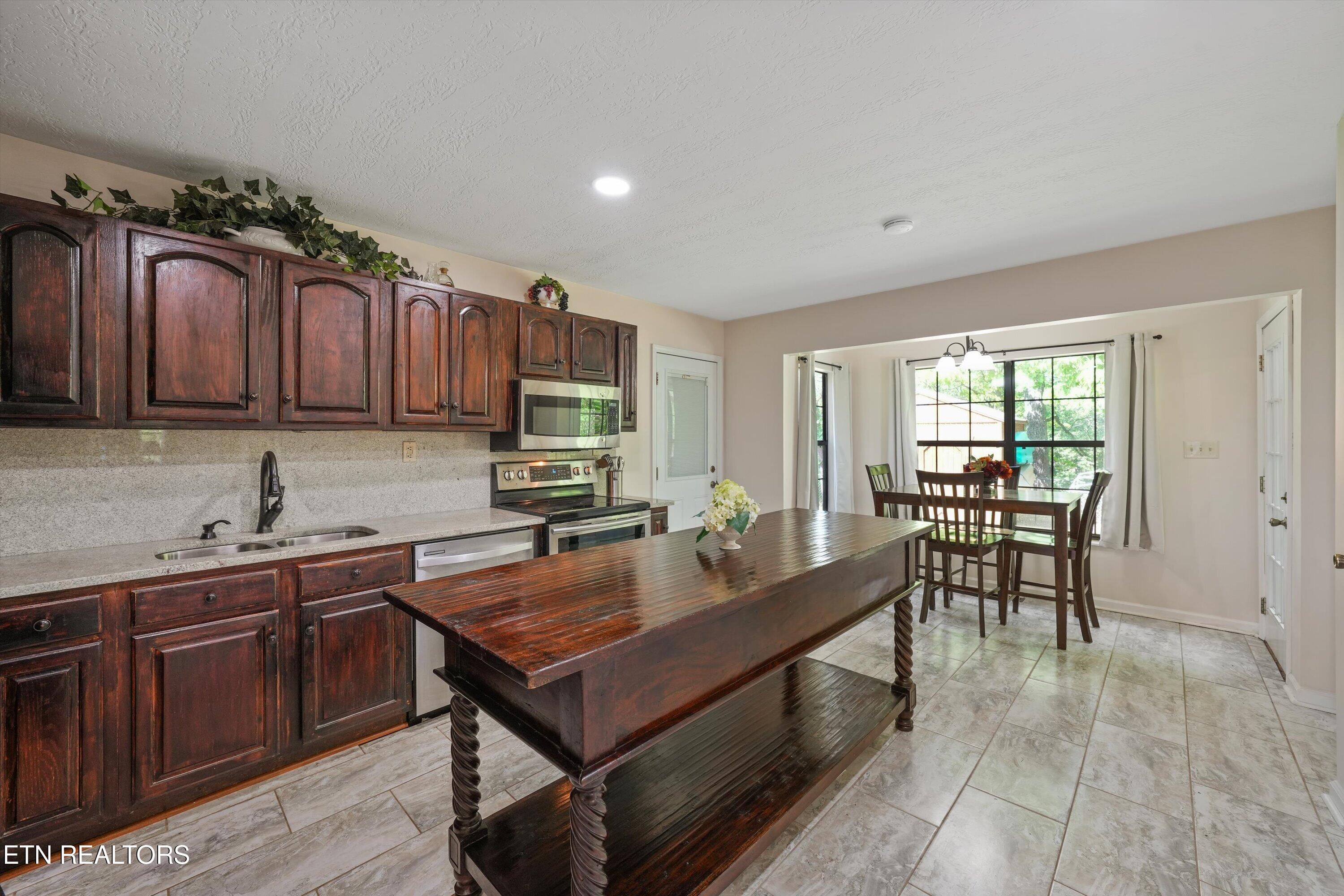 2869 Persian Lane New Market TN 37820