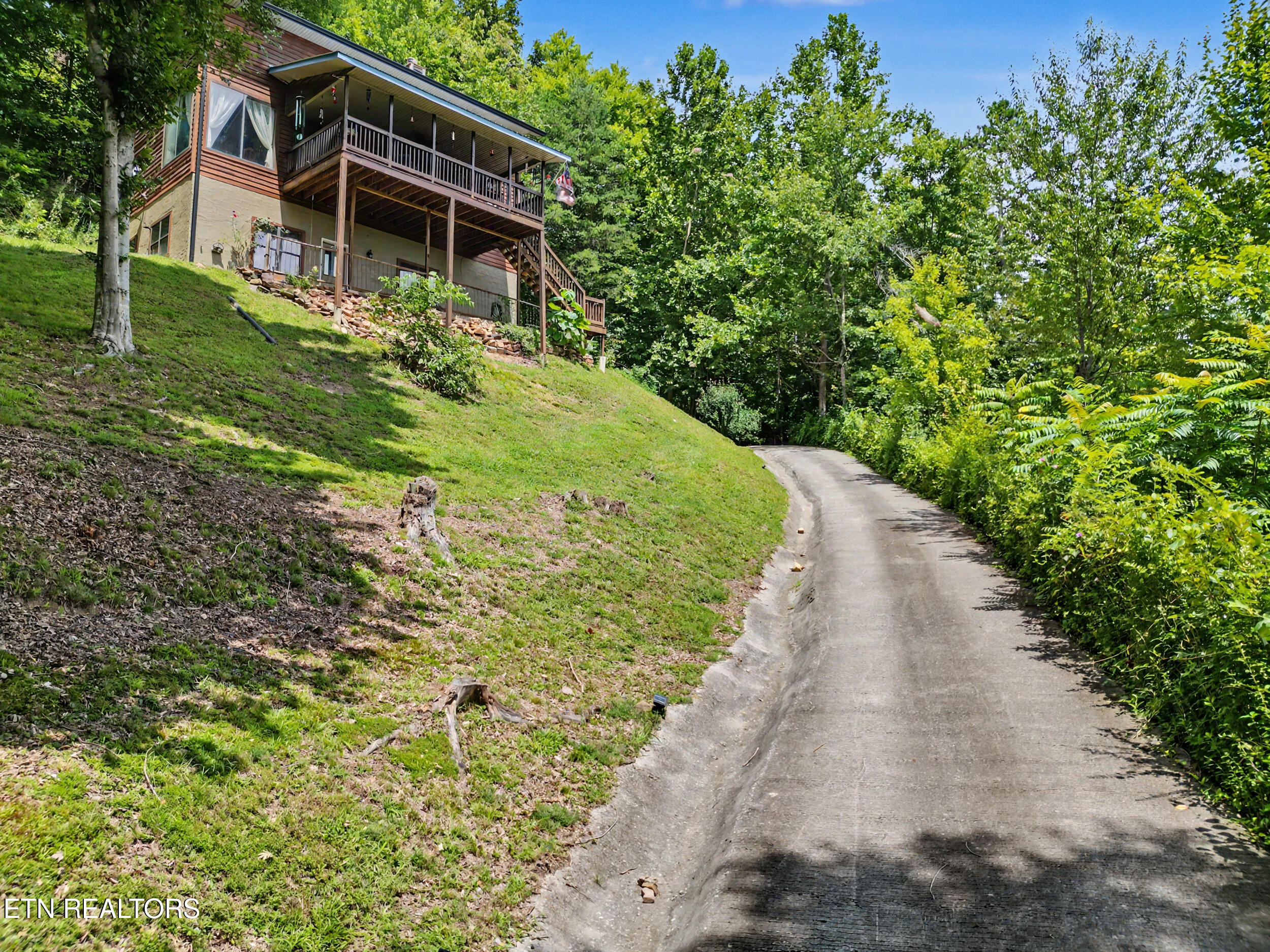 1738 Mountain Shores Road New Tazewell TN 37825