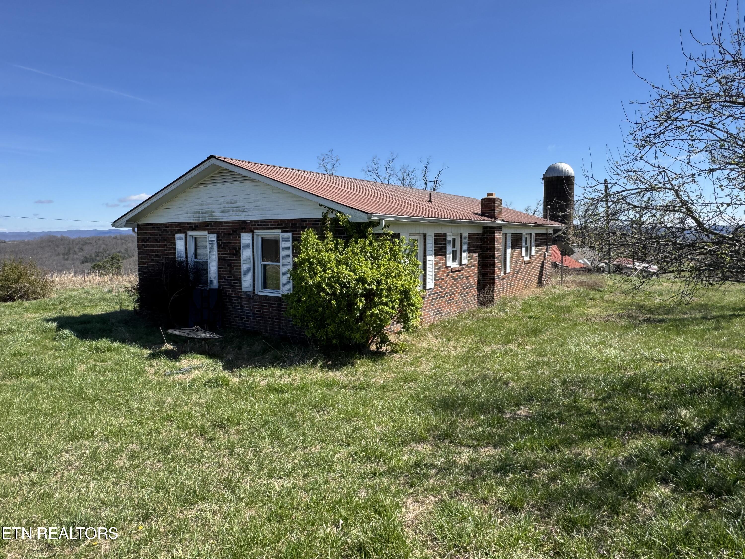 120 Oak Grove Church Road Harrogate TN 37752