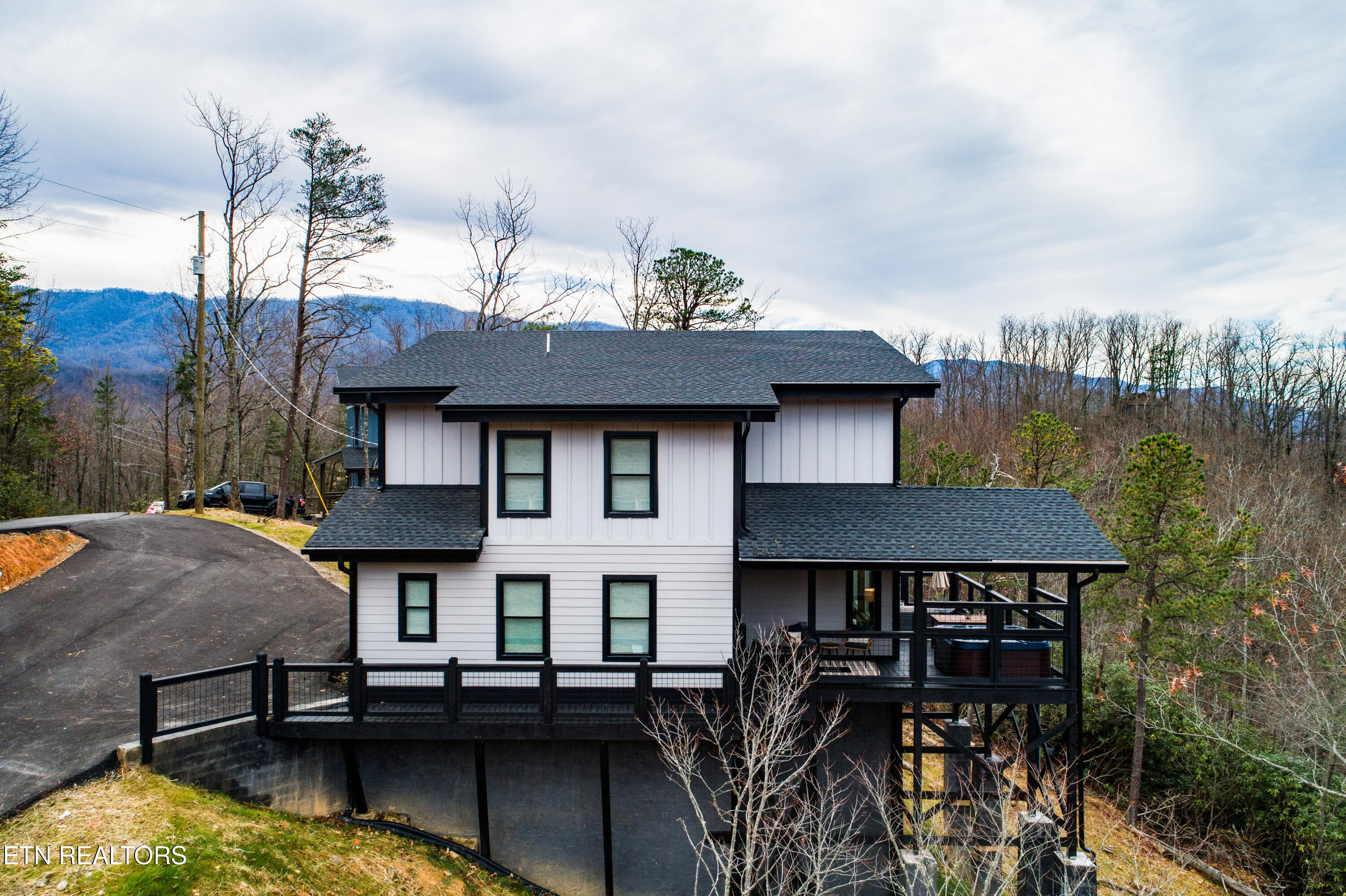 1113 Mathis Hollow Road Gatlinburg TN 37738