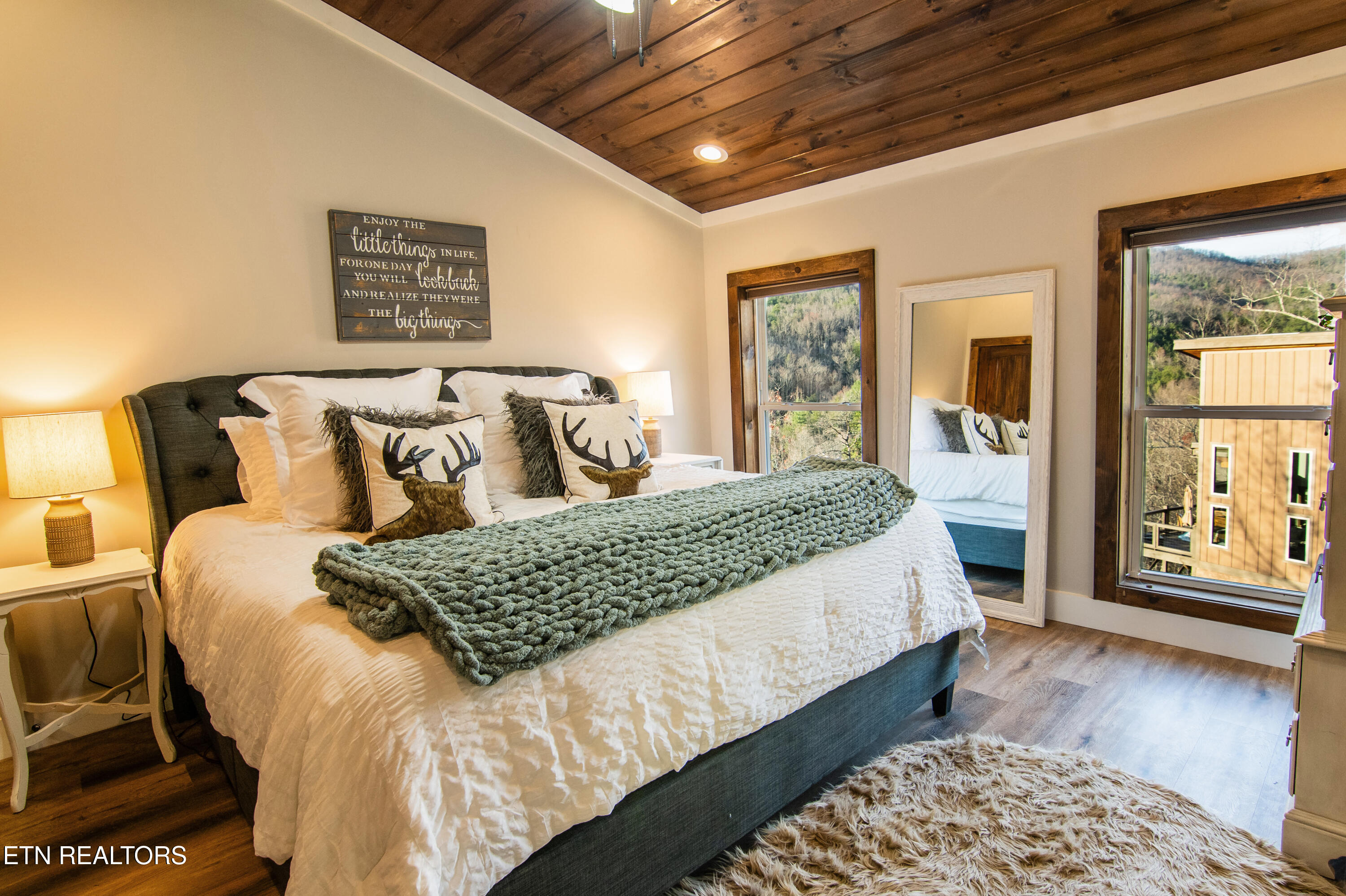 1113 Mathis Hollow Road Gatlinburg TN 37738