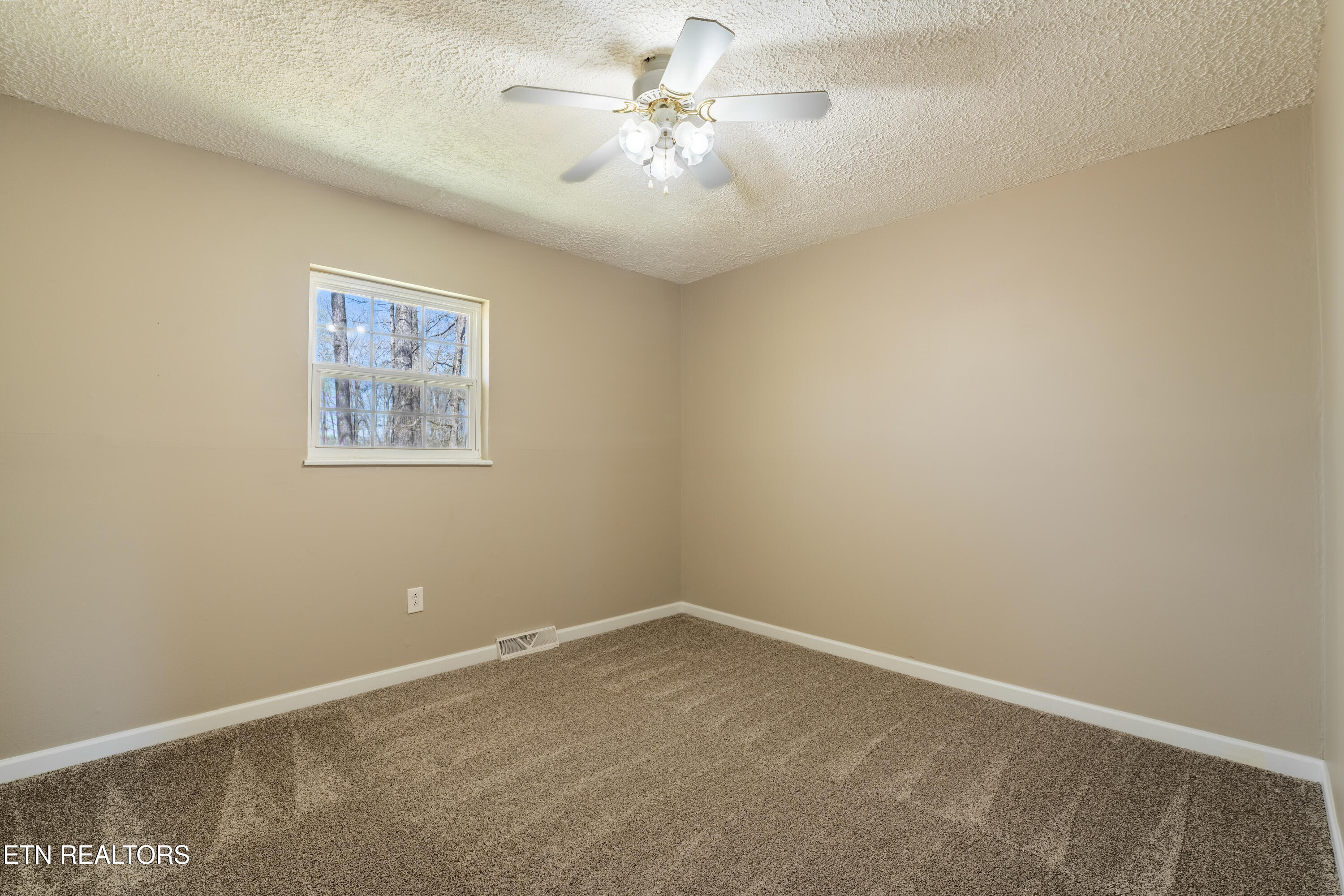 935 Forest Heights Circle Lenoir City TN 37772