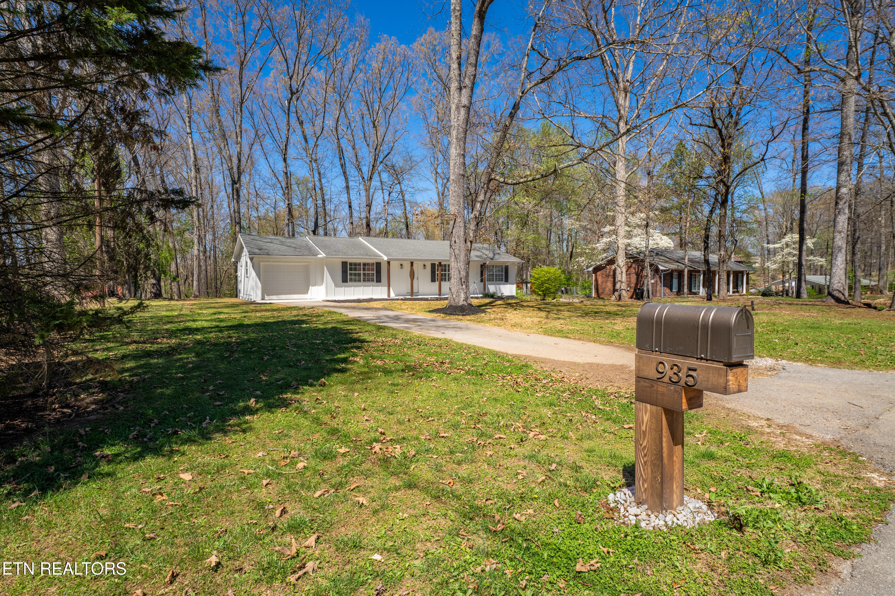 935 Forest Heights Circle Lenoir City TN 37772