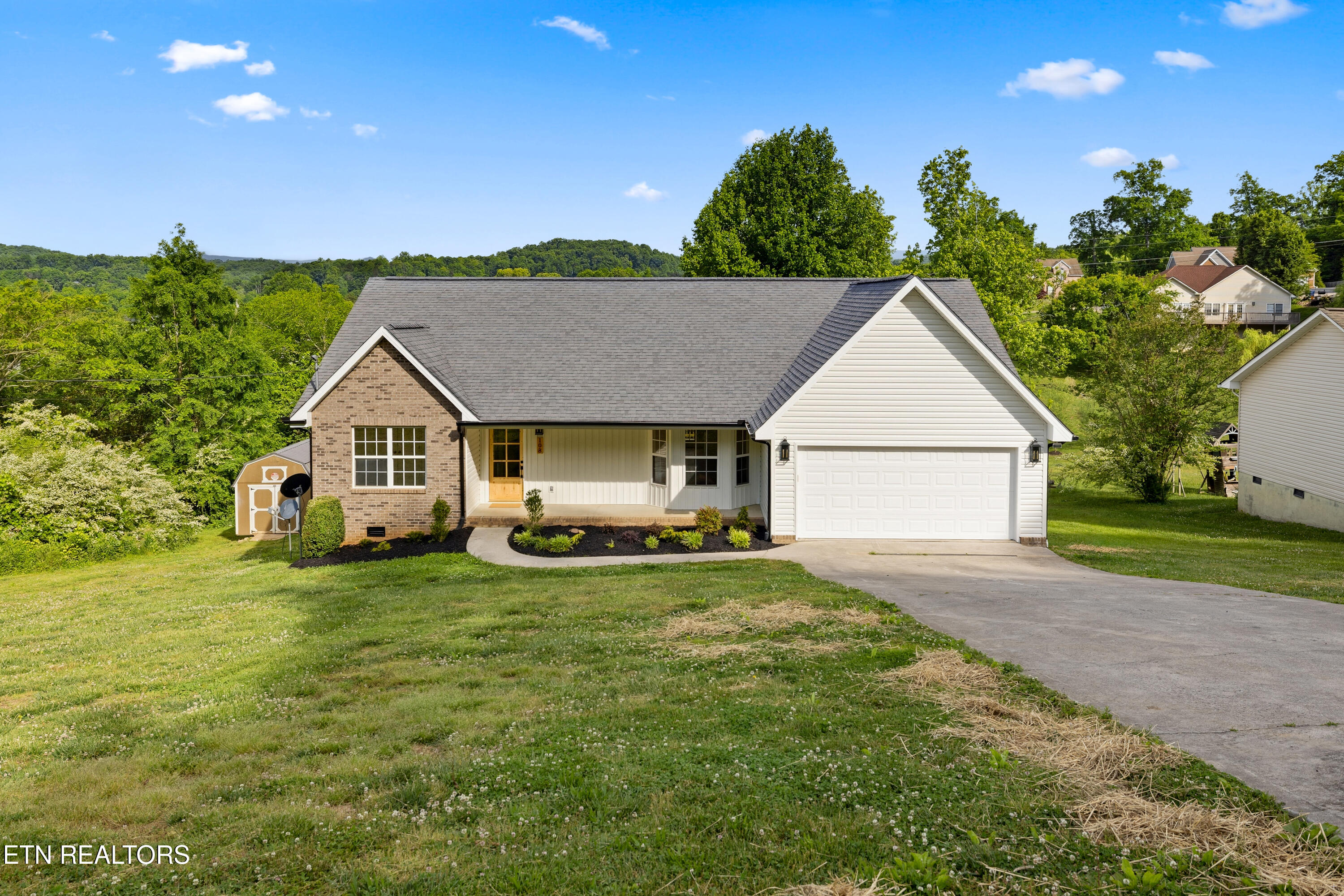 108 Breezewood Circle Clinton TN 37716