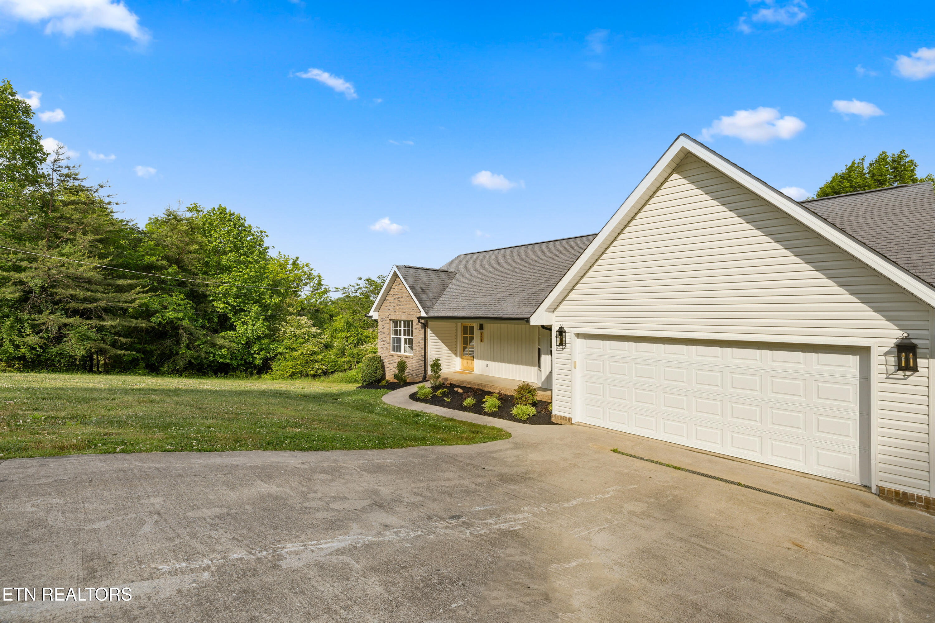 108 Breezewood Circle Clinton TN 37716