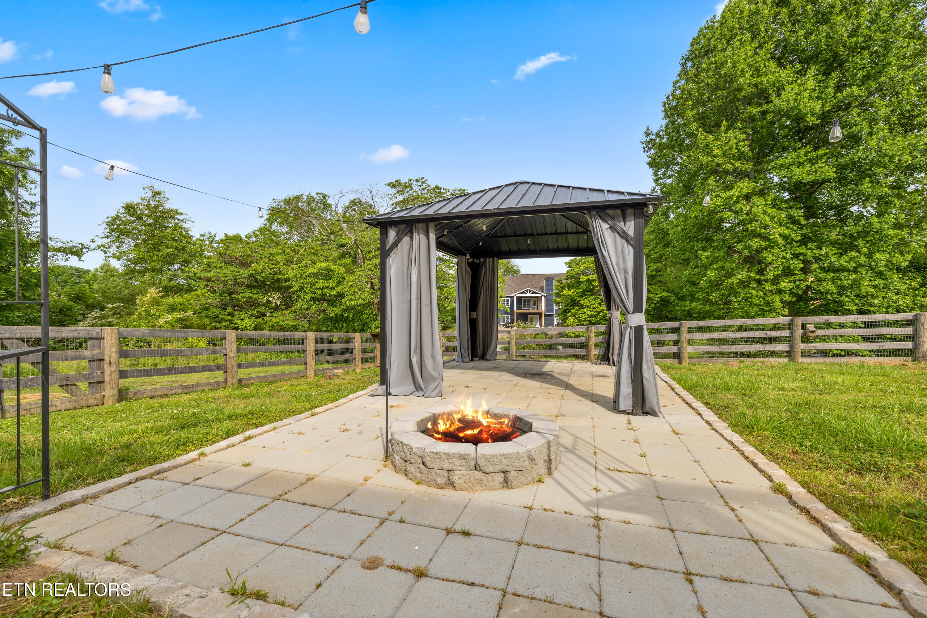 108 Breezewood Circle Clinton TN 37716