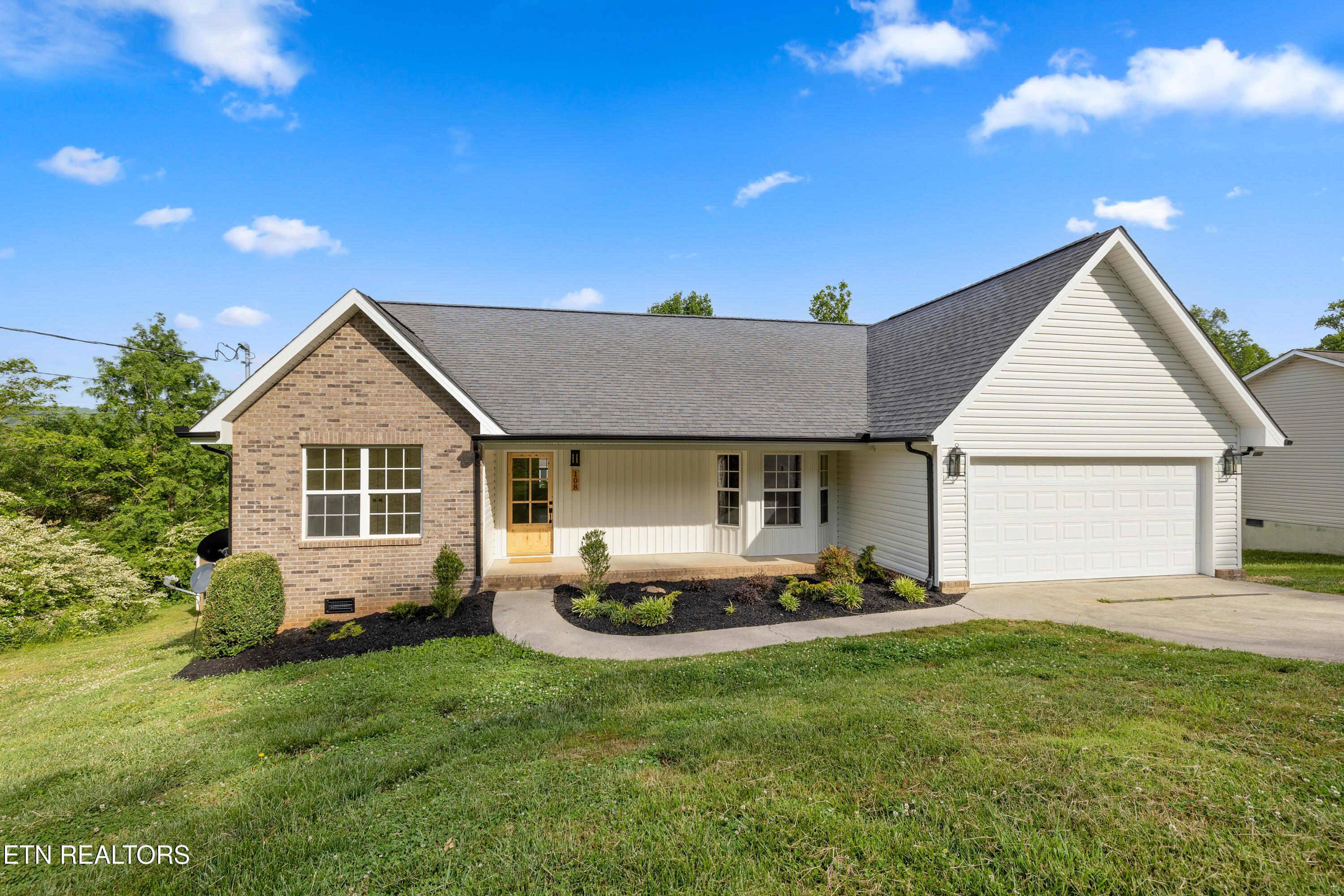 108 Breezewood Circle Clinton TN 37716