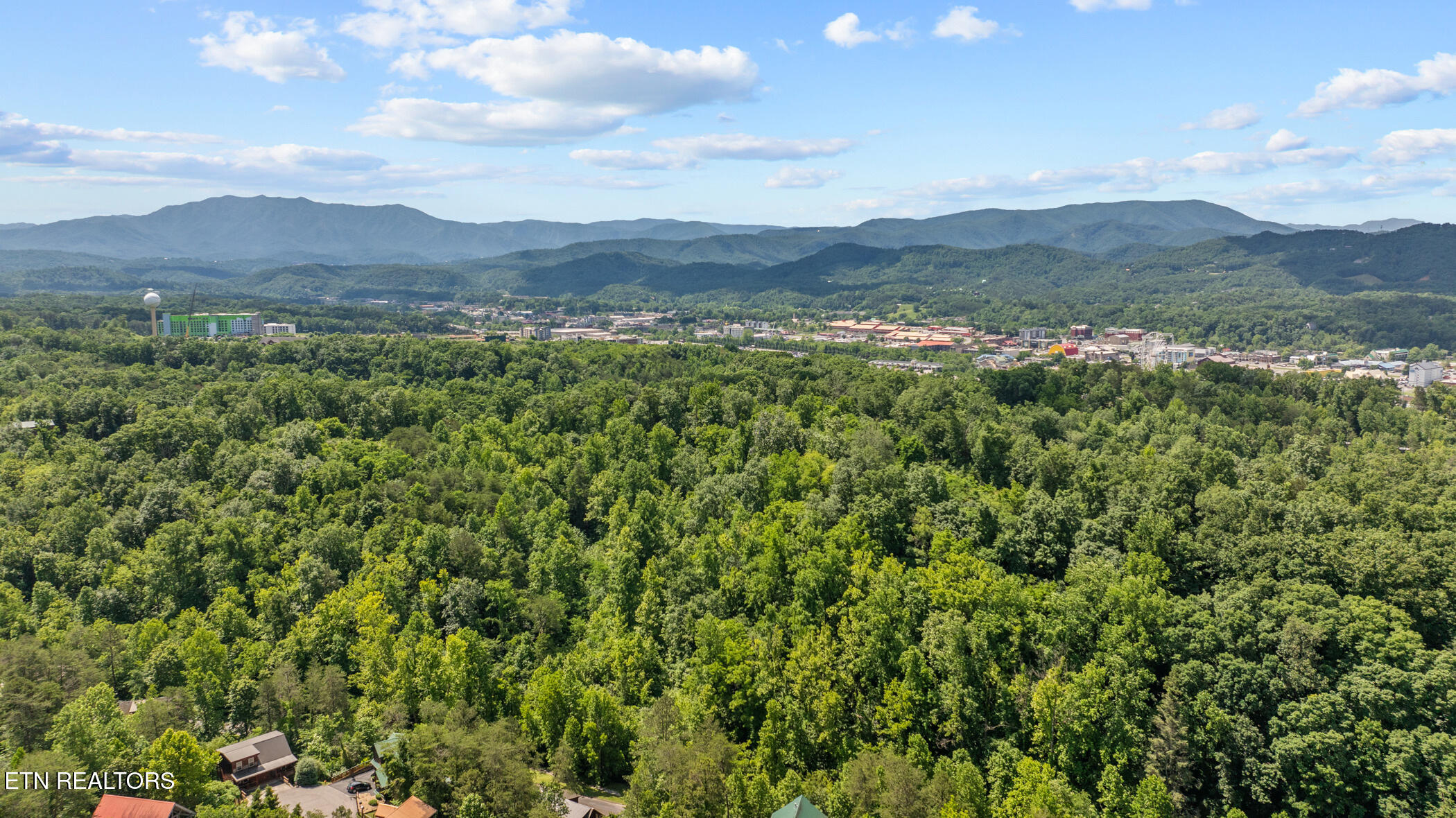 2713 Alps Way Pigeon Forge TN 37863