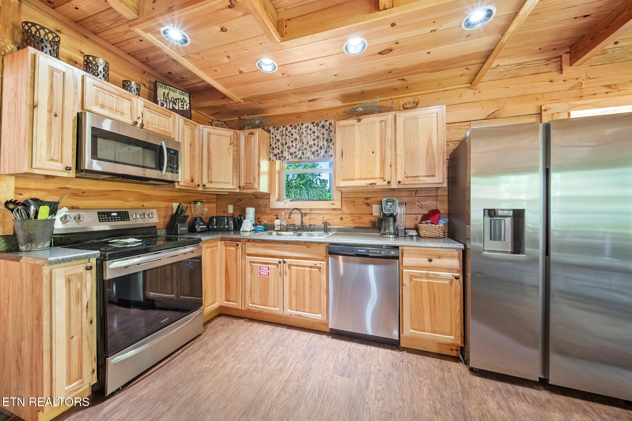 2713 Alps Way Pigeon Forge TN 37863