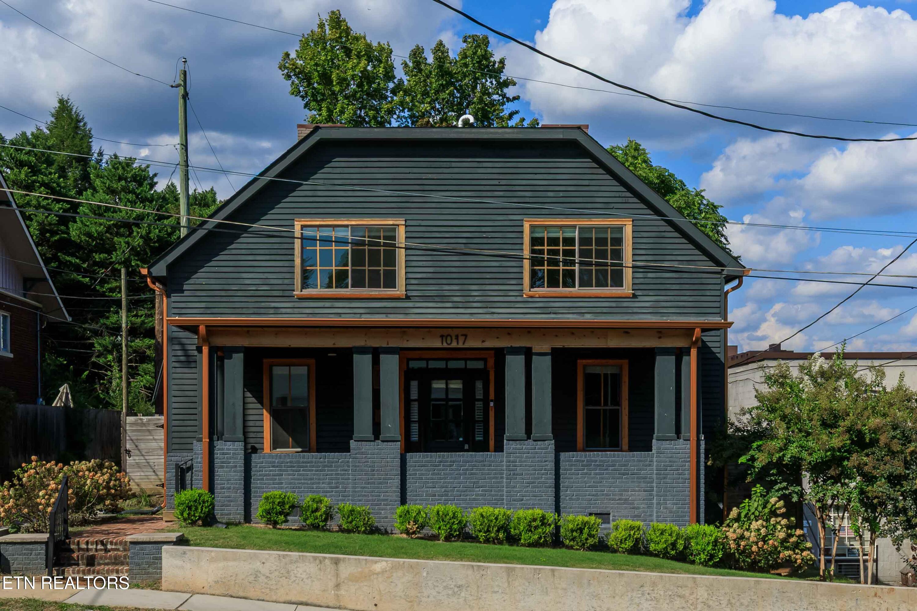 1017 Thompson Place Knoxville TN 37917