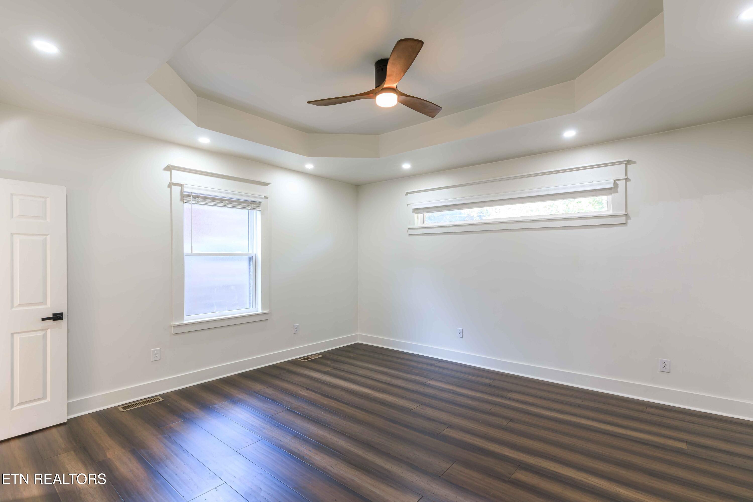 1017 Thompson Place Knoxville TN 37917