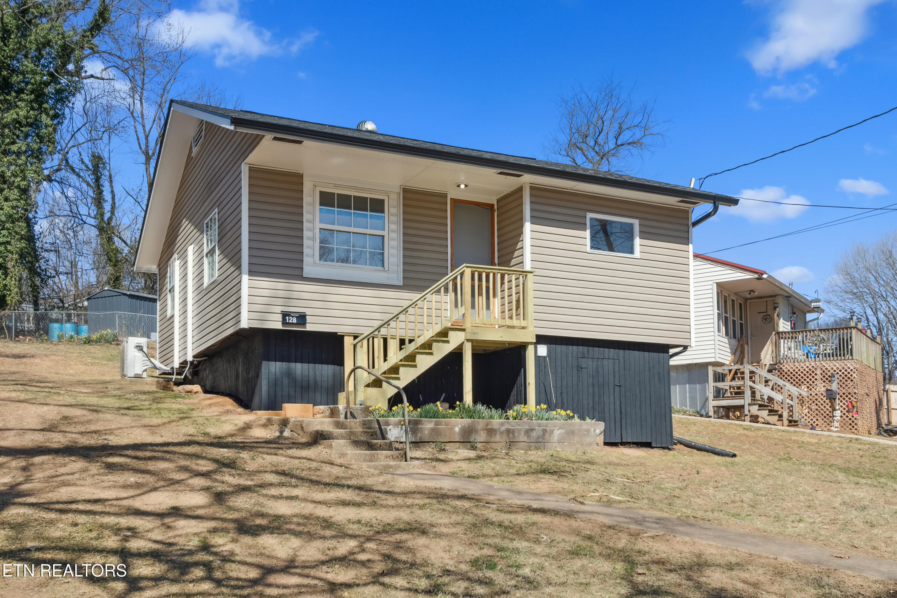 128 E Wadsworth Circle Oak Ridge TN 37830