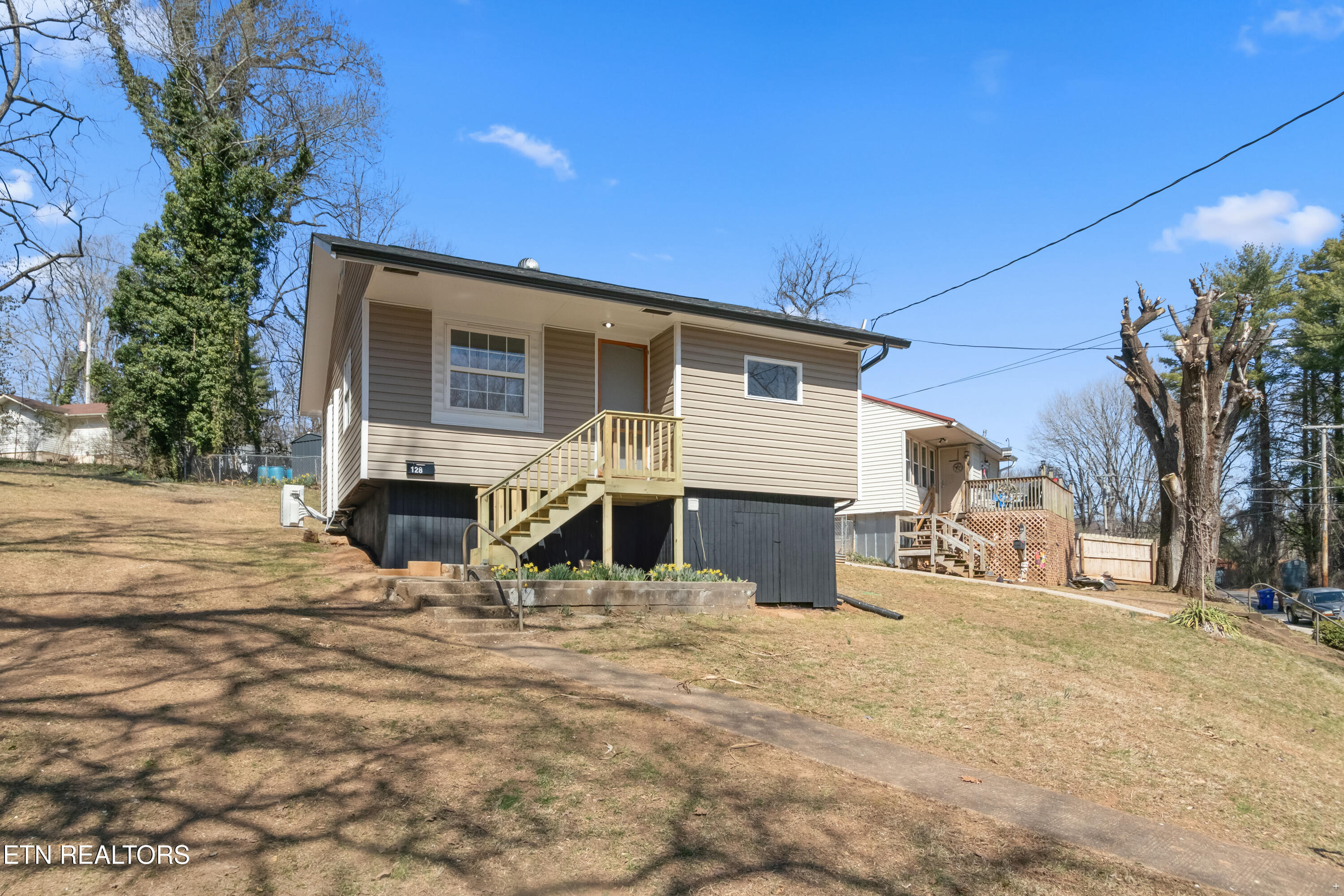 128 E Wadsworth Circle Oak Ridge TN 37830