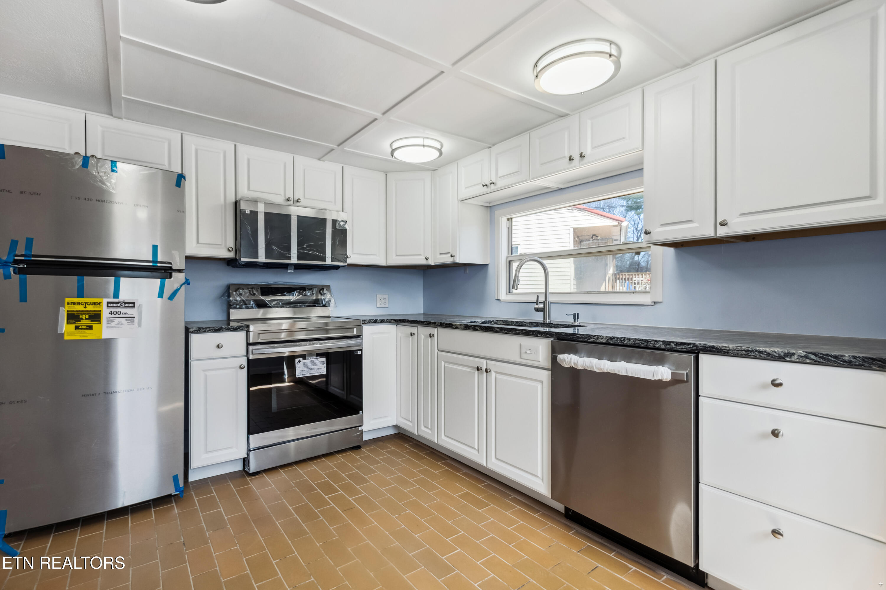 128 E Wadsworth Circle Oak Ridge TN 37830