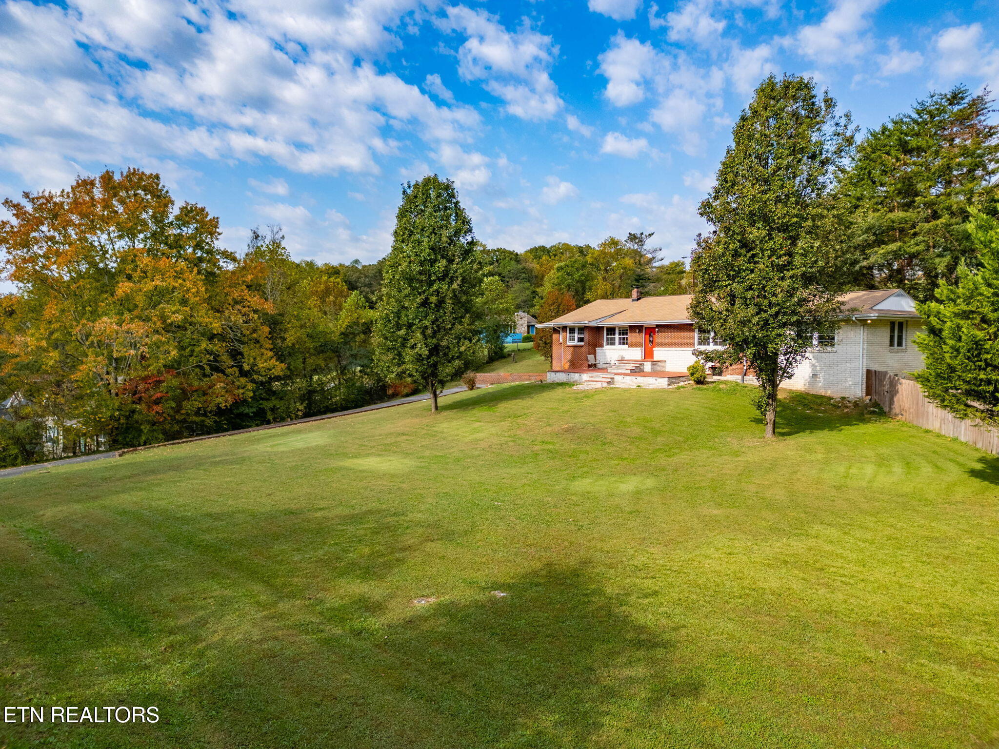 302 Hickory Street Clinton TN 37716