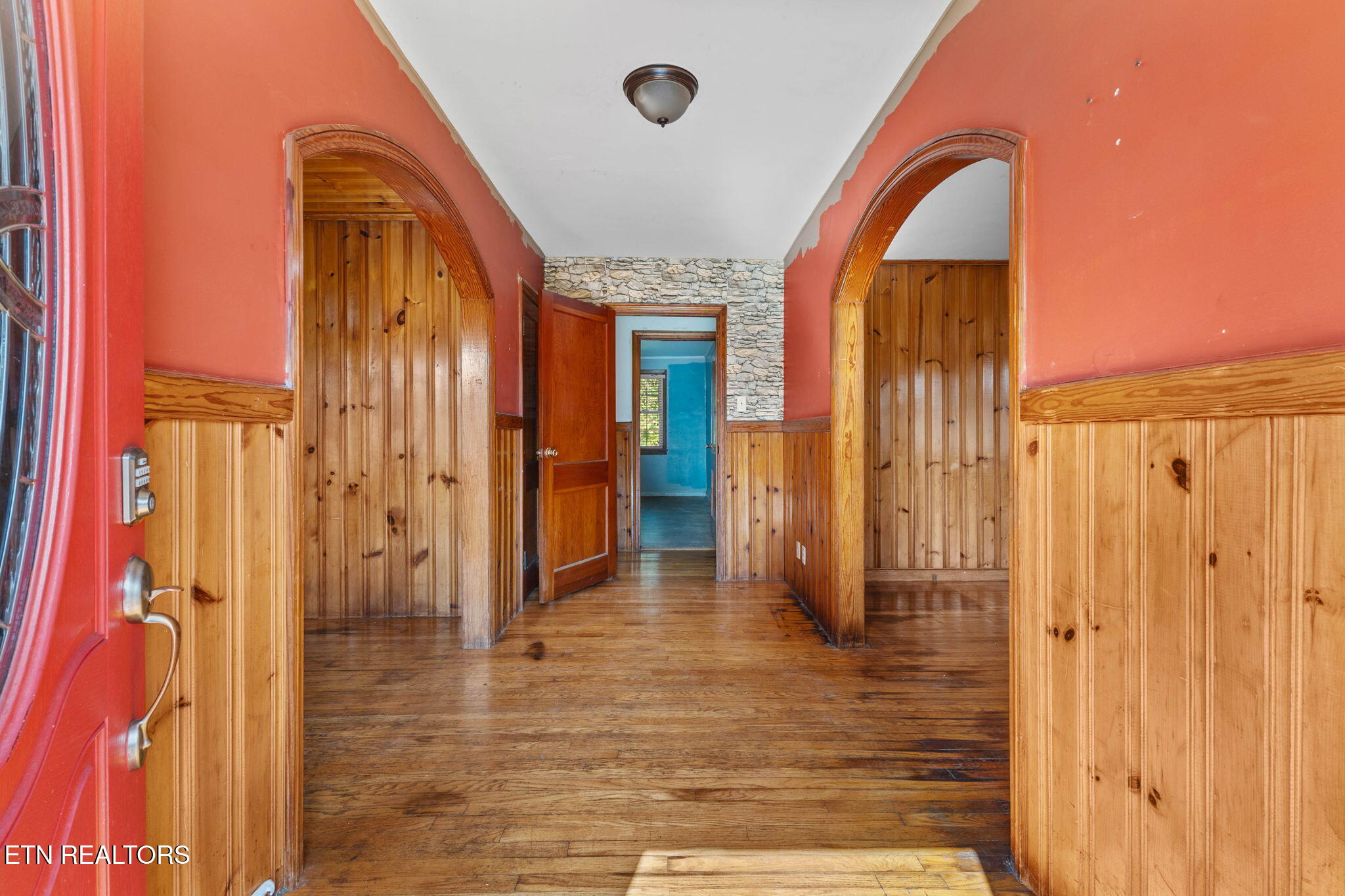 302 Hickory Street Clinton TN 37716