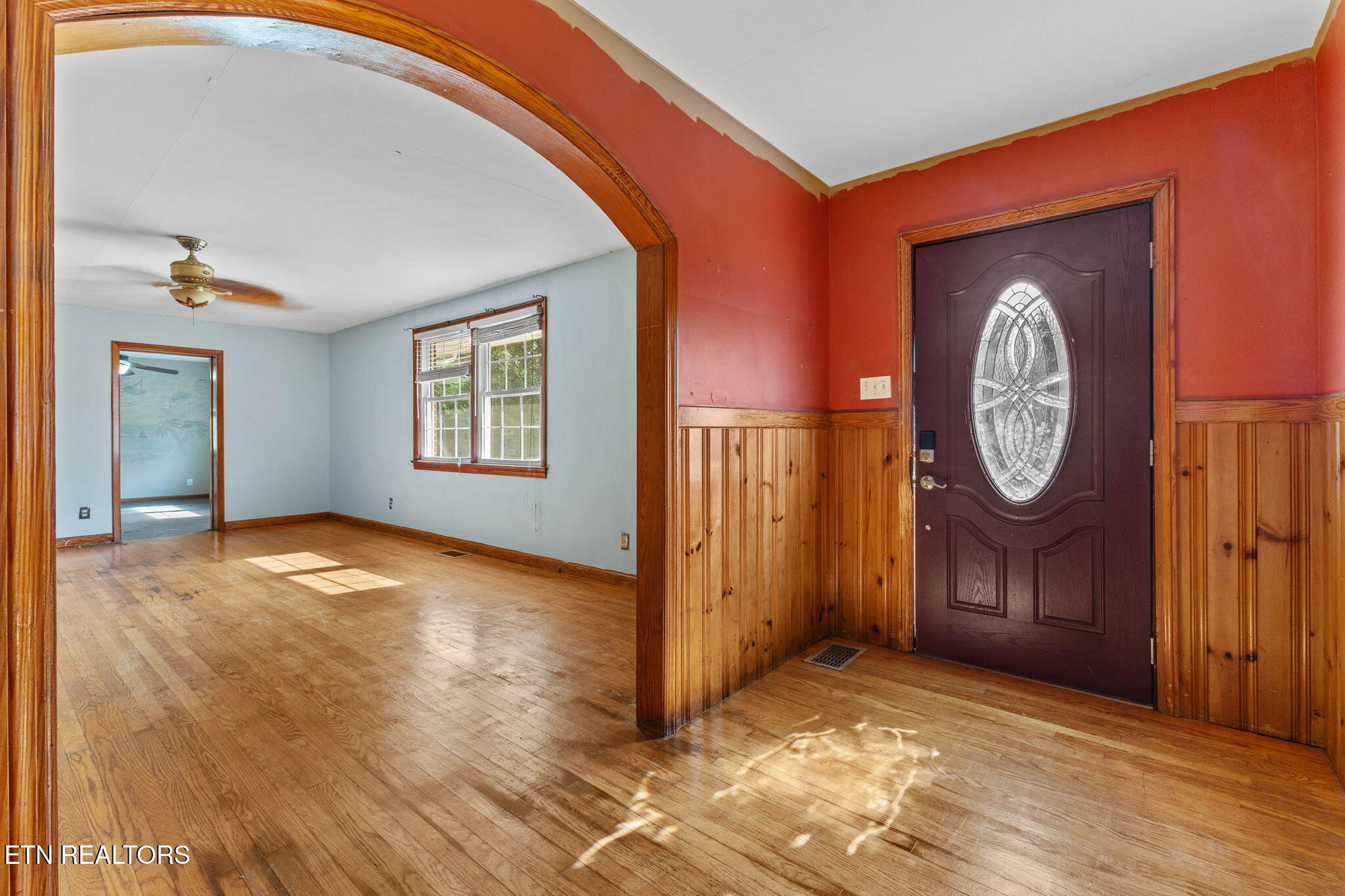 302 Hickory Street Clinton TN 37716