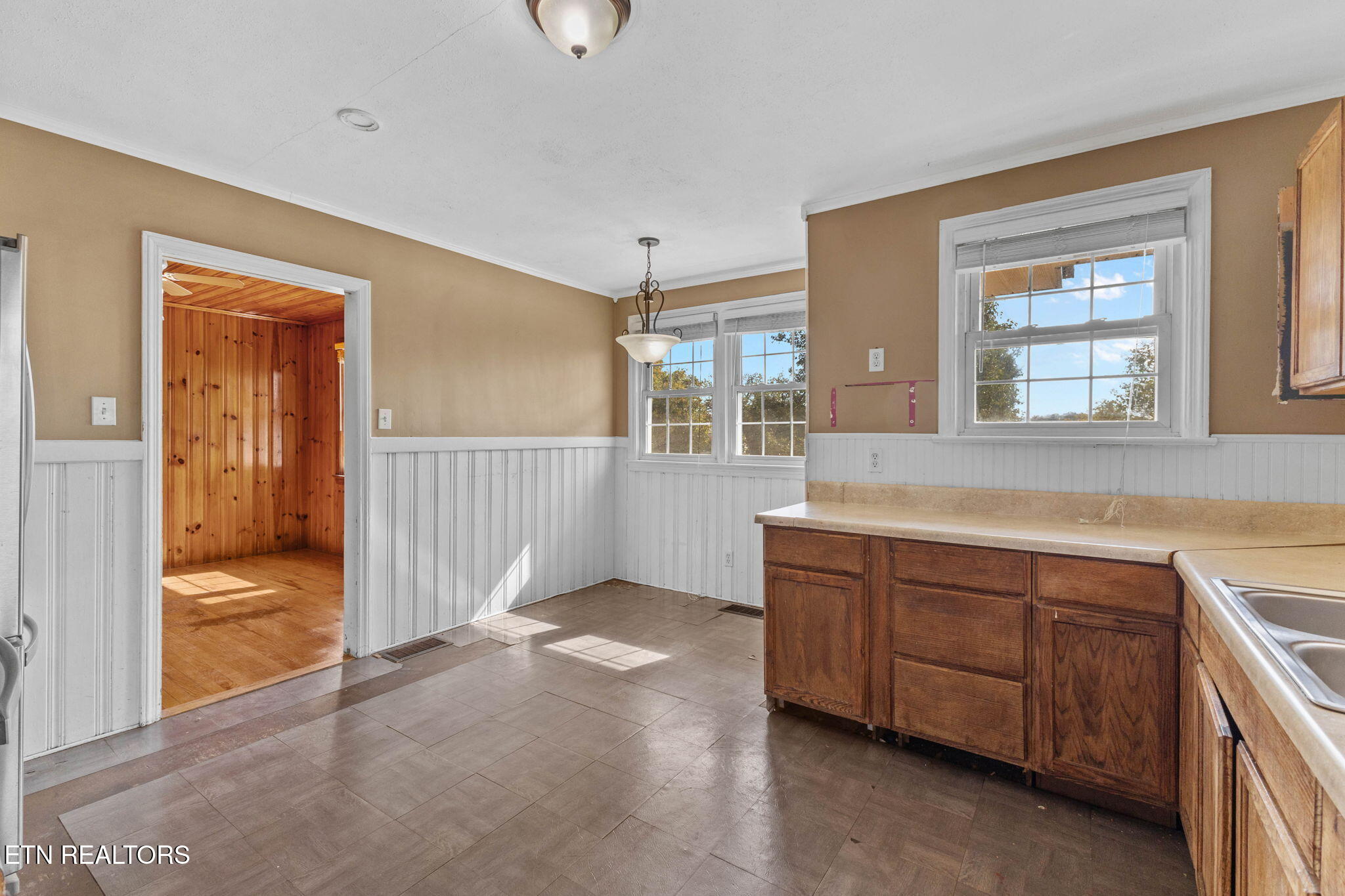 302 Hickory Street Clinton TN 37716