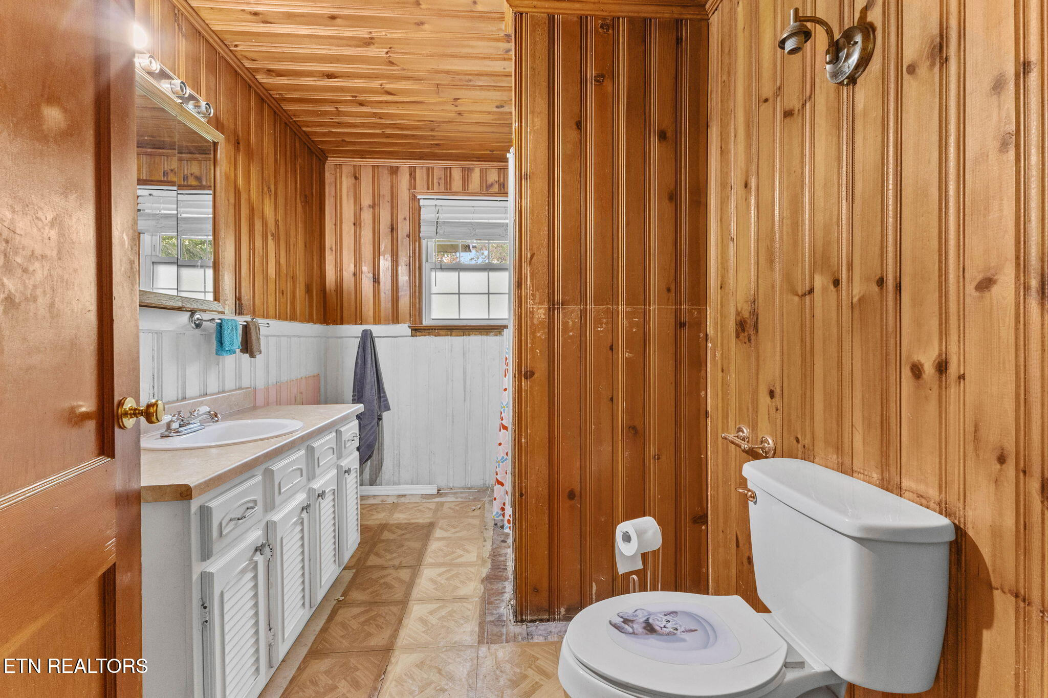 302 Hickory Street Clinton TN 37716