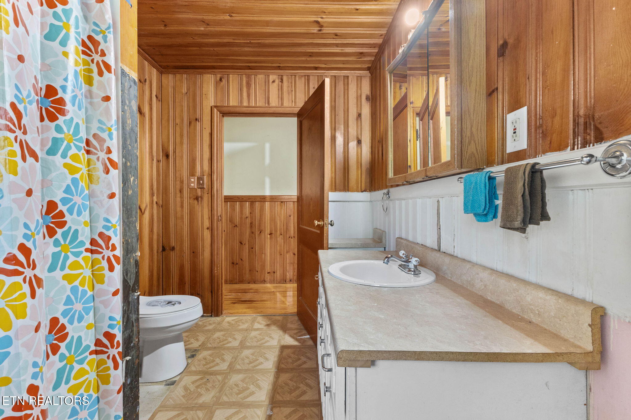 302 Hickory Street Clinton TN 37716